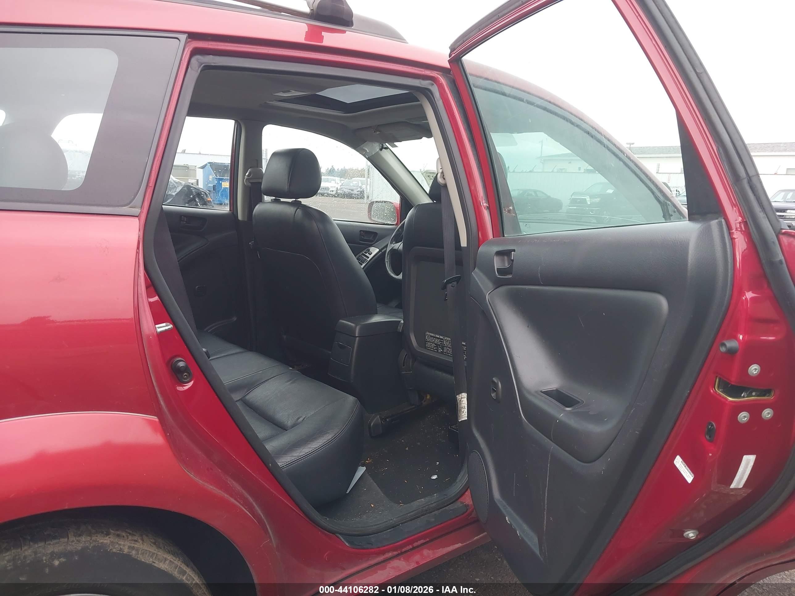 PONTIAC VIBE image 8