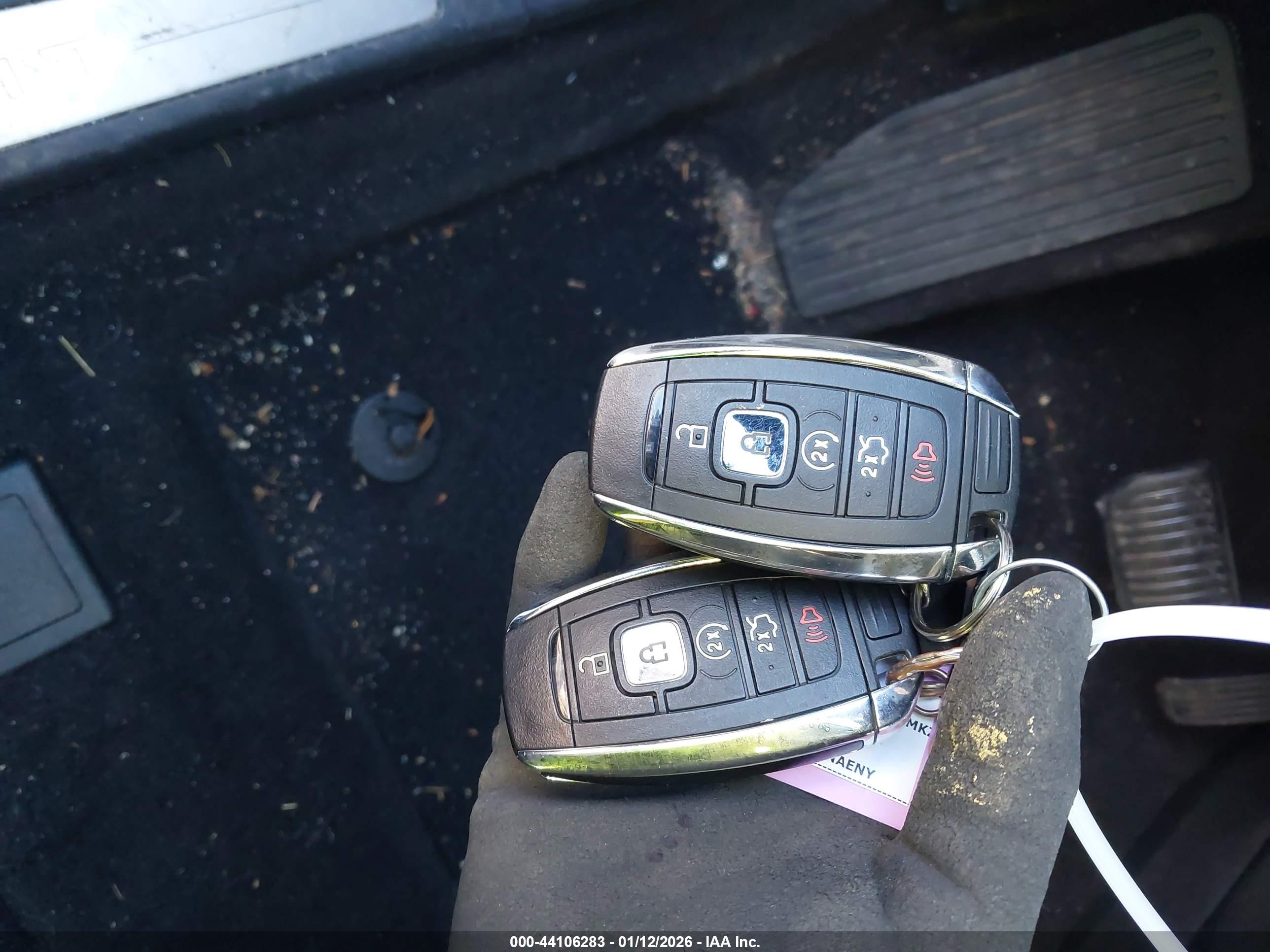 LINCOLN MKZ image 11