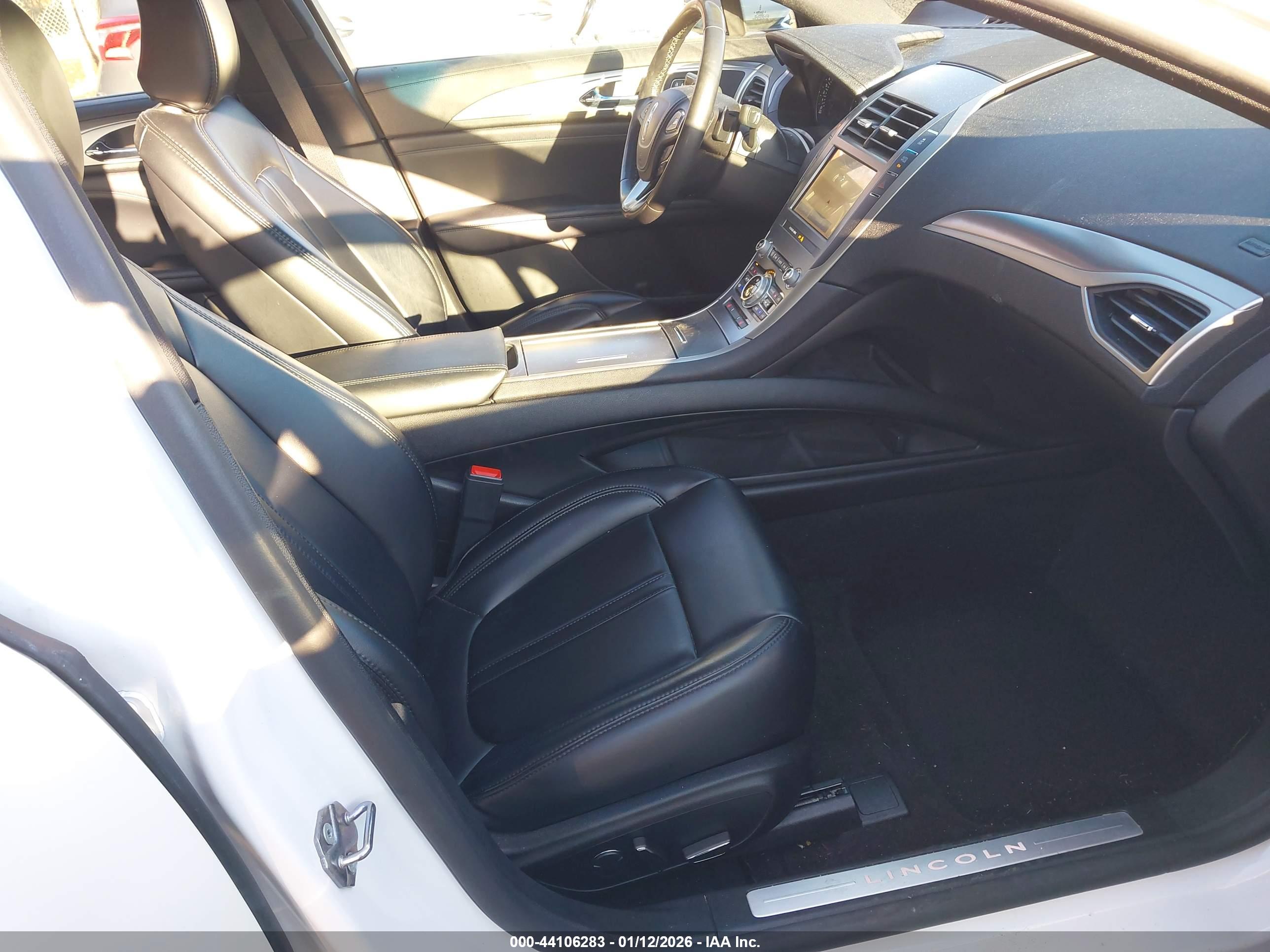 LINCOLN MKZ image 5