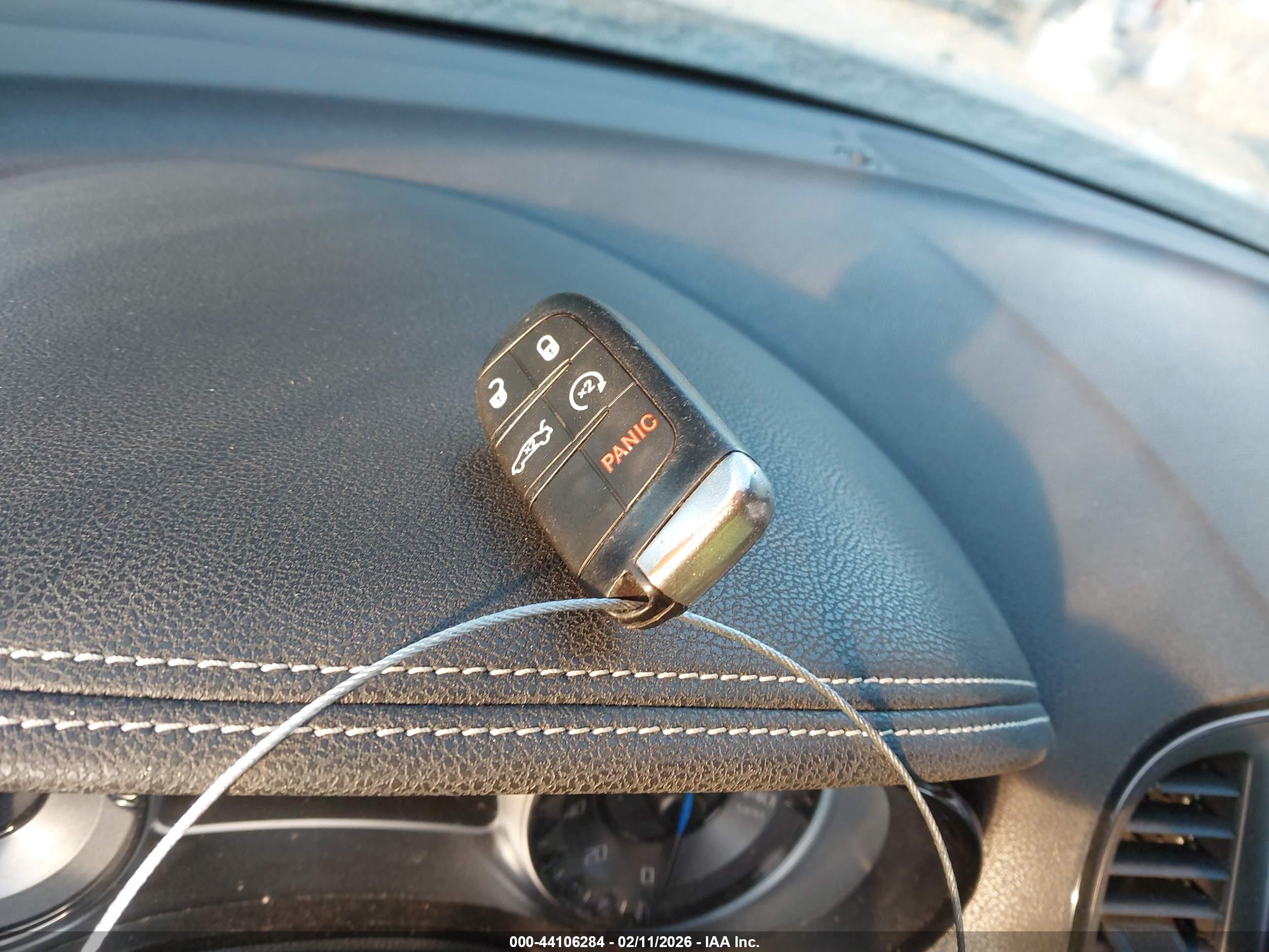 CHRYSLER 300 image 11