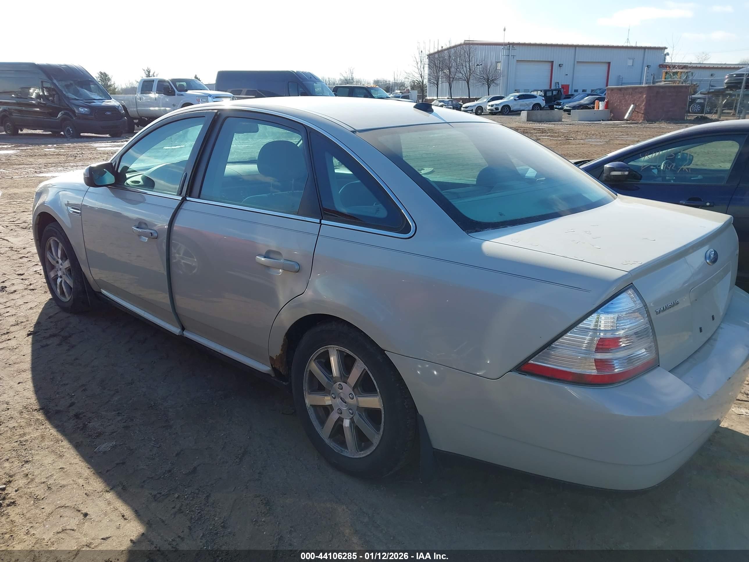 FORD TAURUS image 3