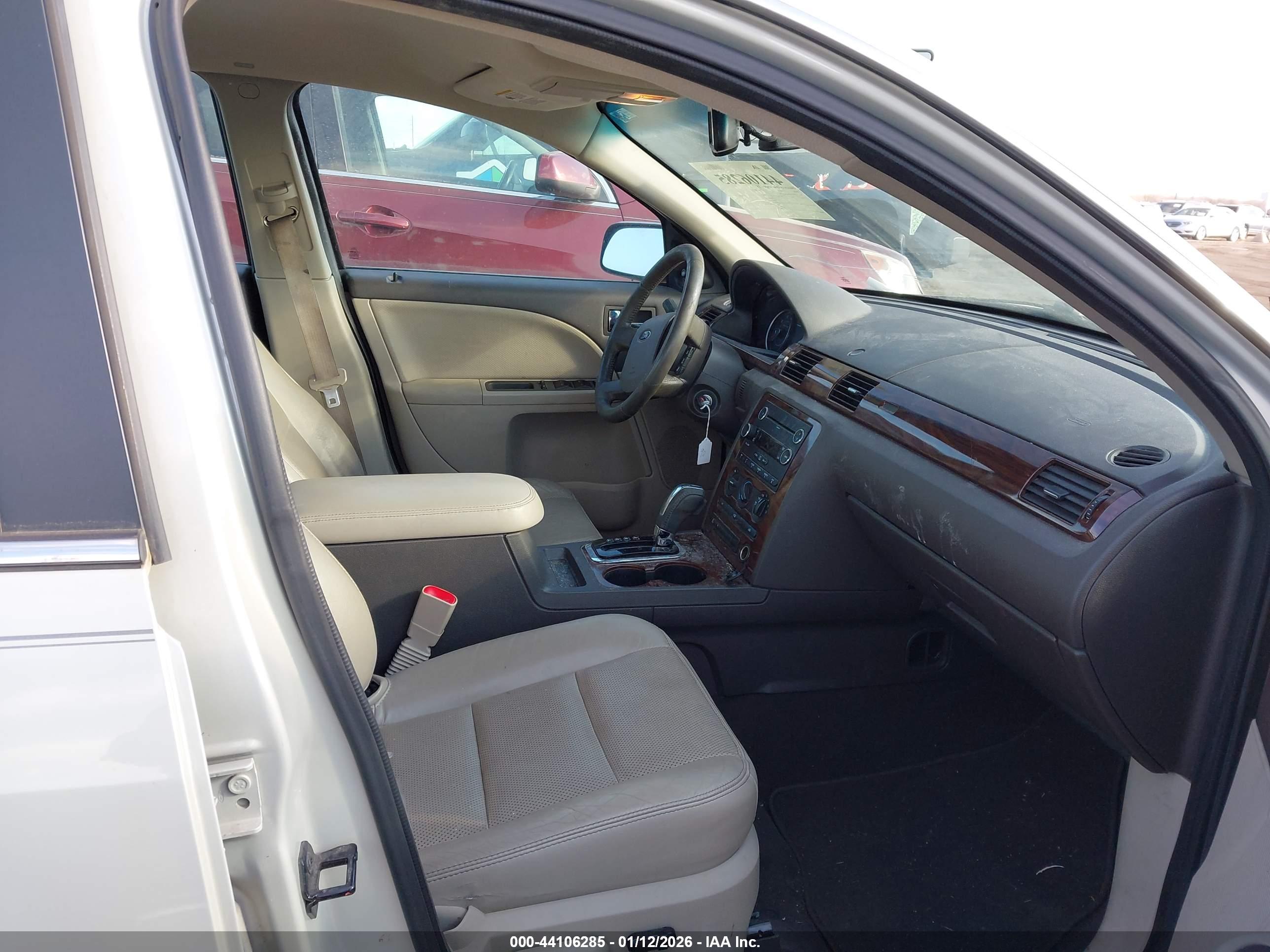 FORD TAURUS image 5