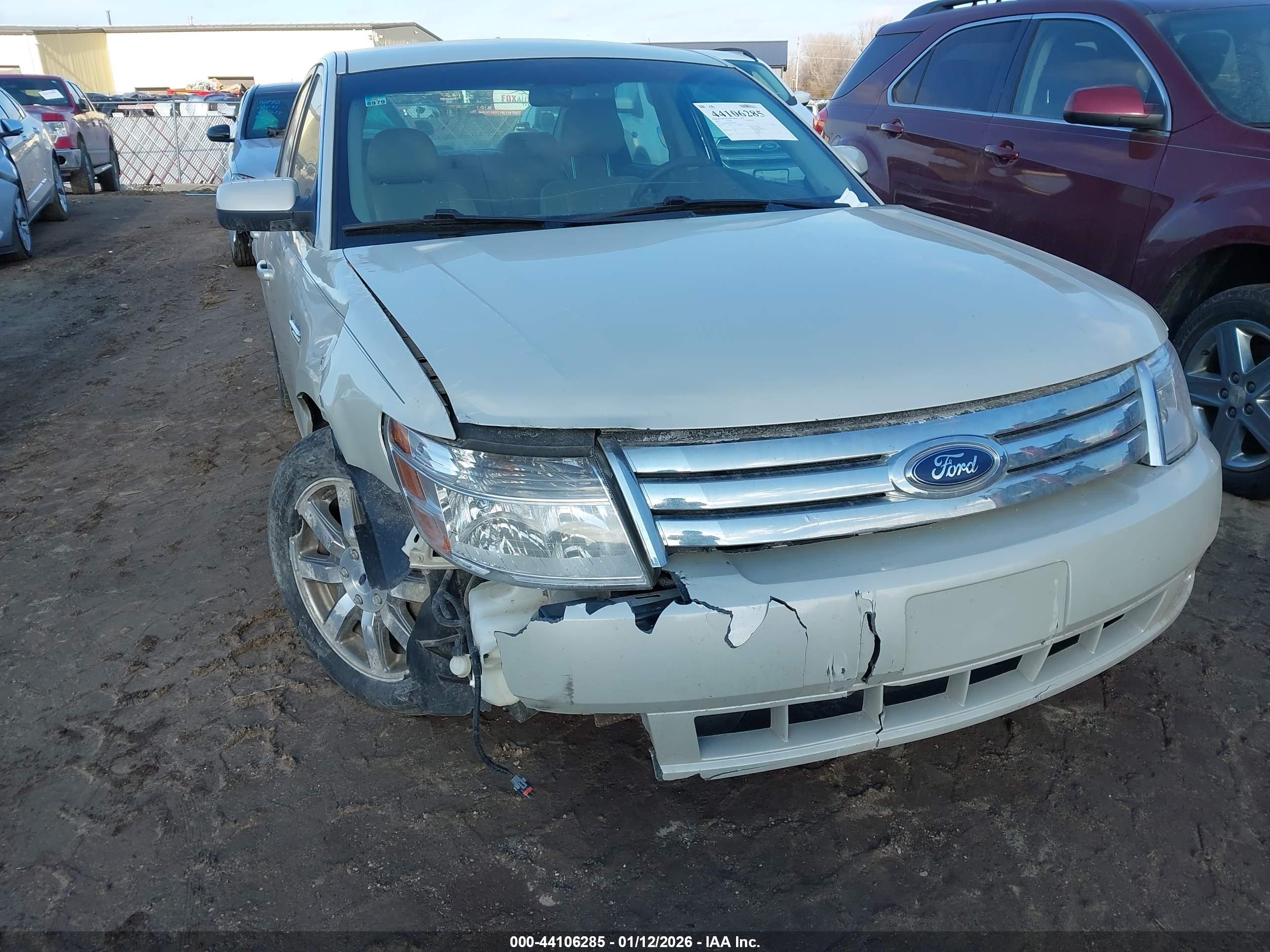 FORD TAURUS image 6