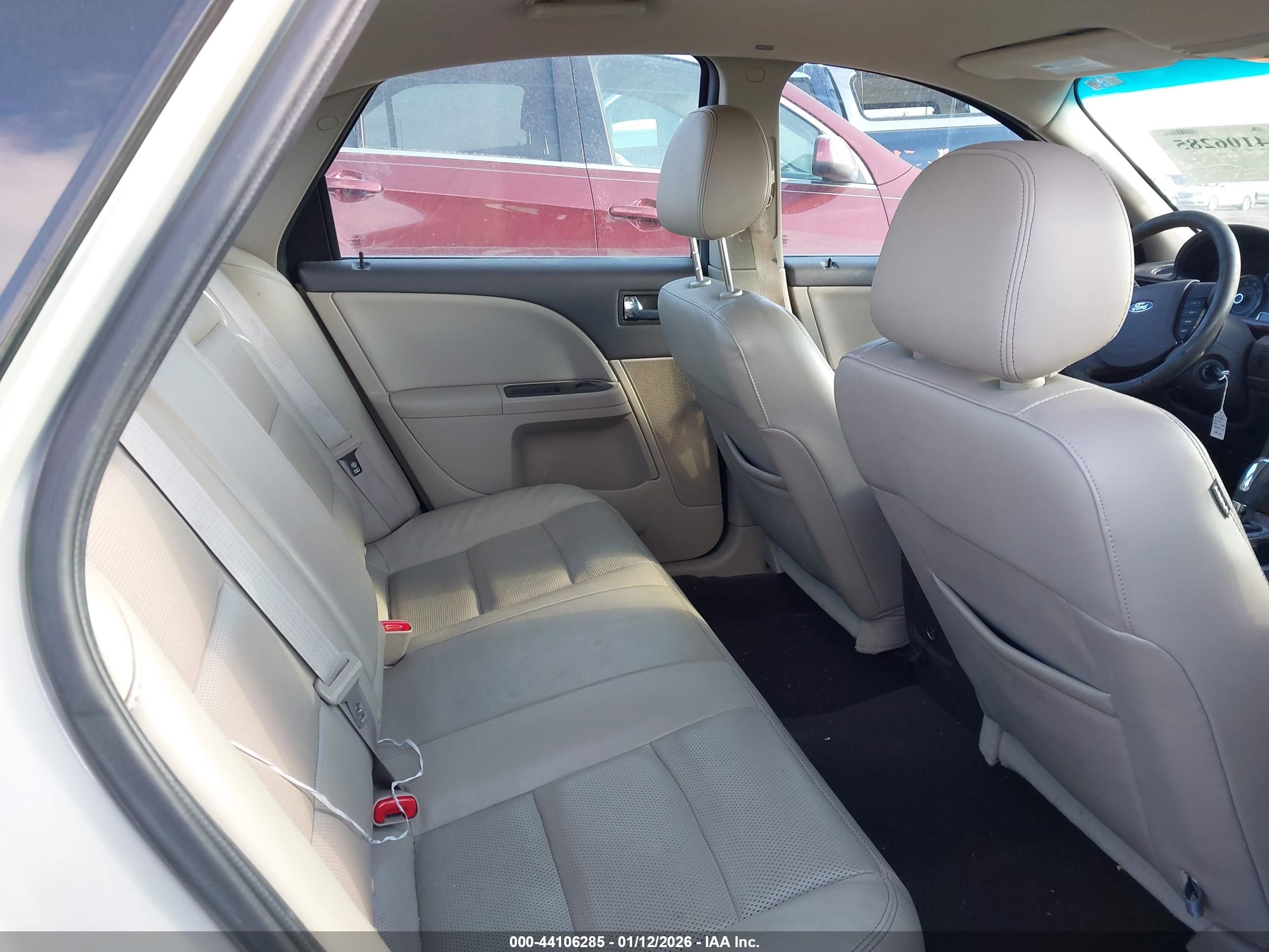 FORD TAURUS image 8