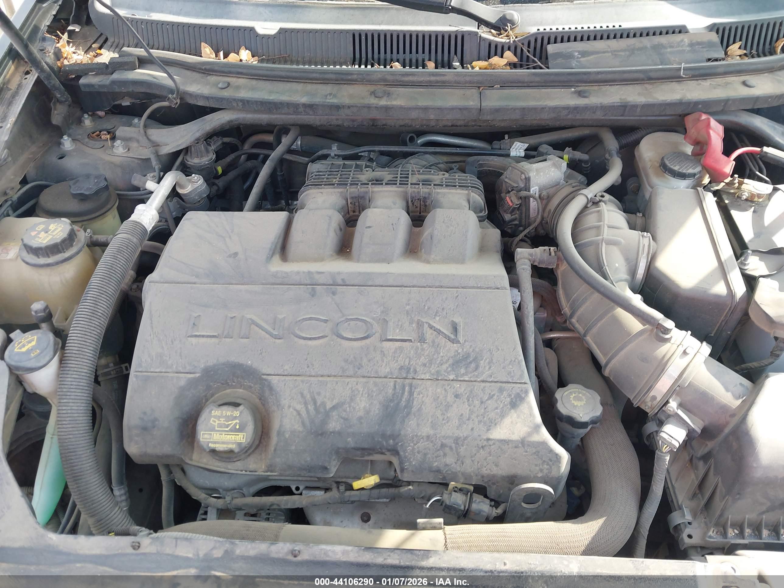 LINCOLN MKT image 10