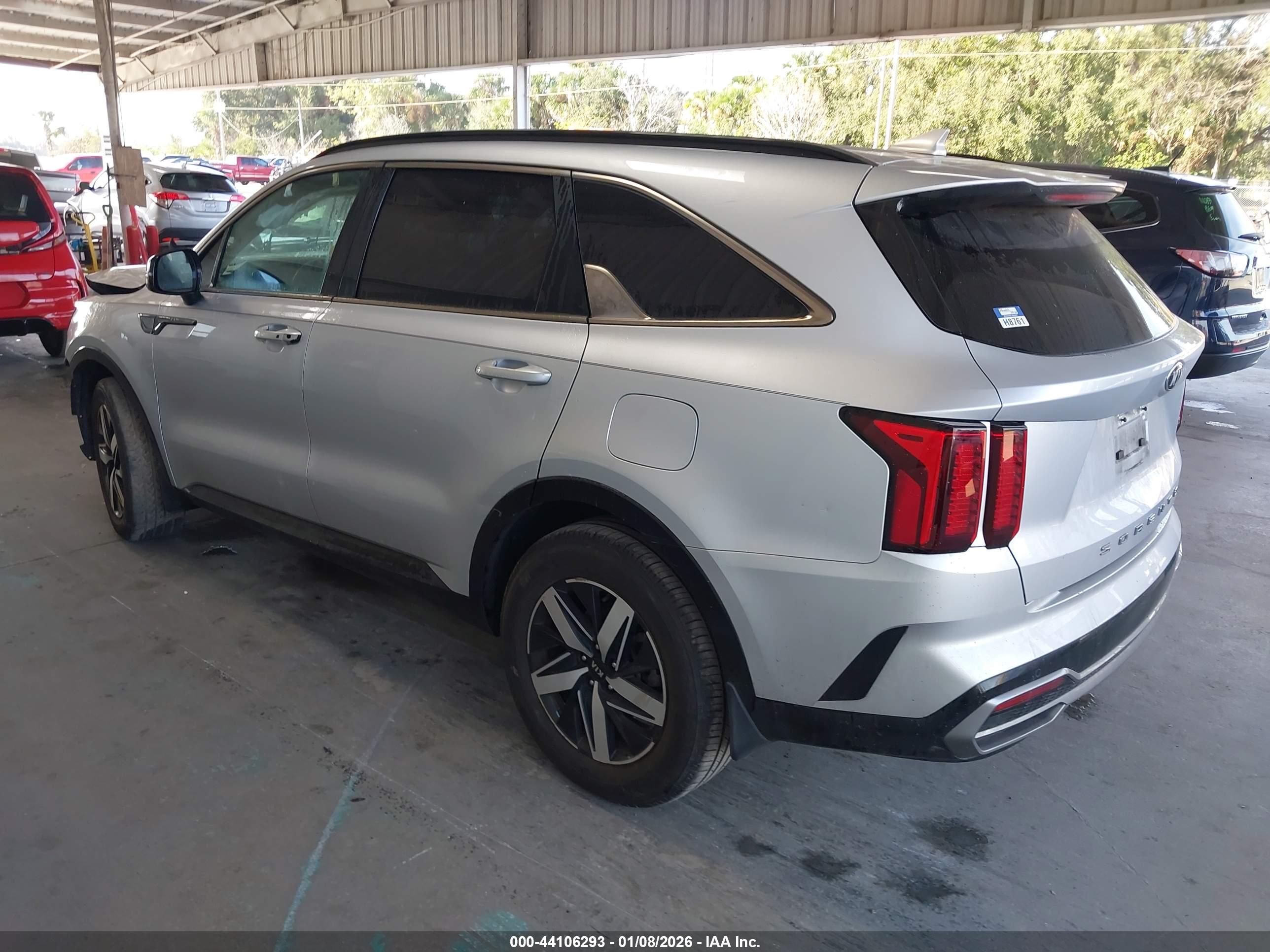 KIA SORENTO image 3