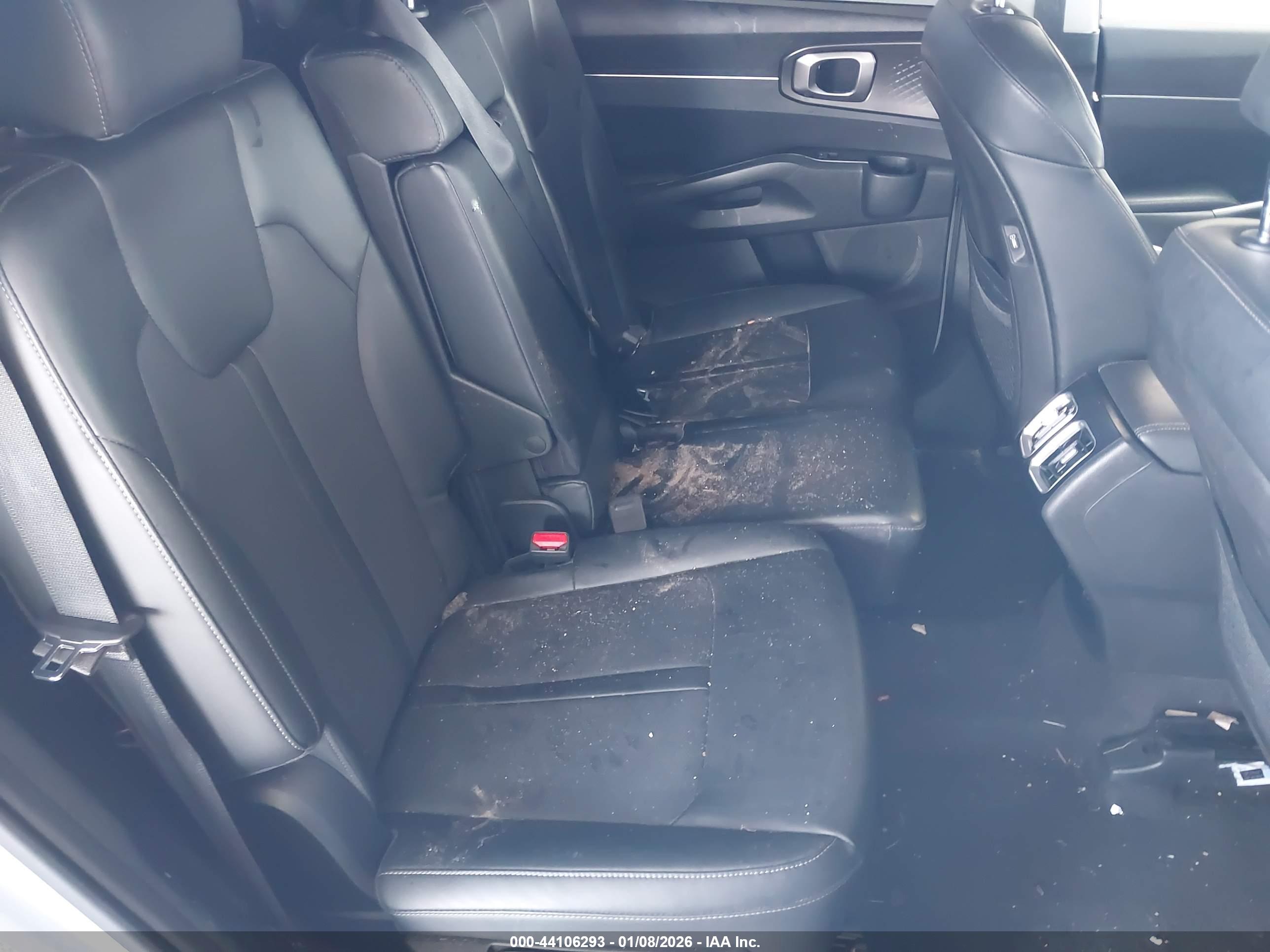 KIA SORENTO image 8