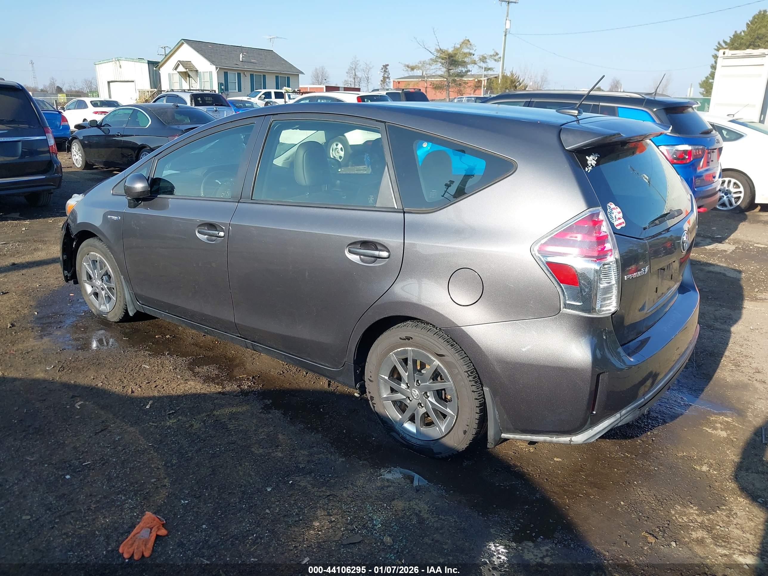 TOYOTA PRIUS image 3