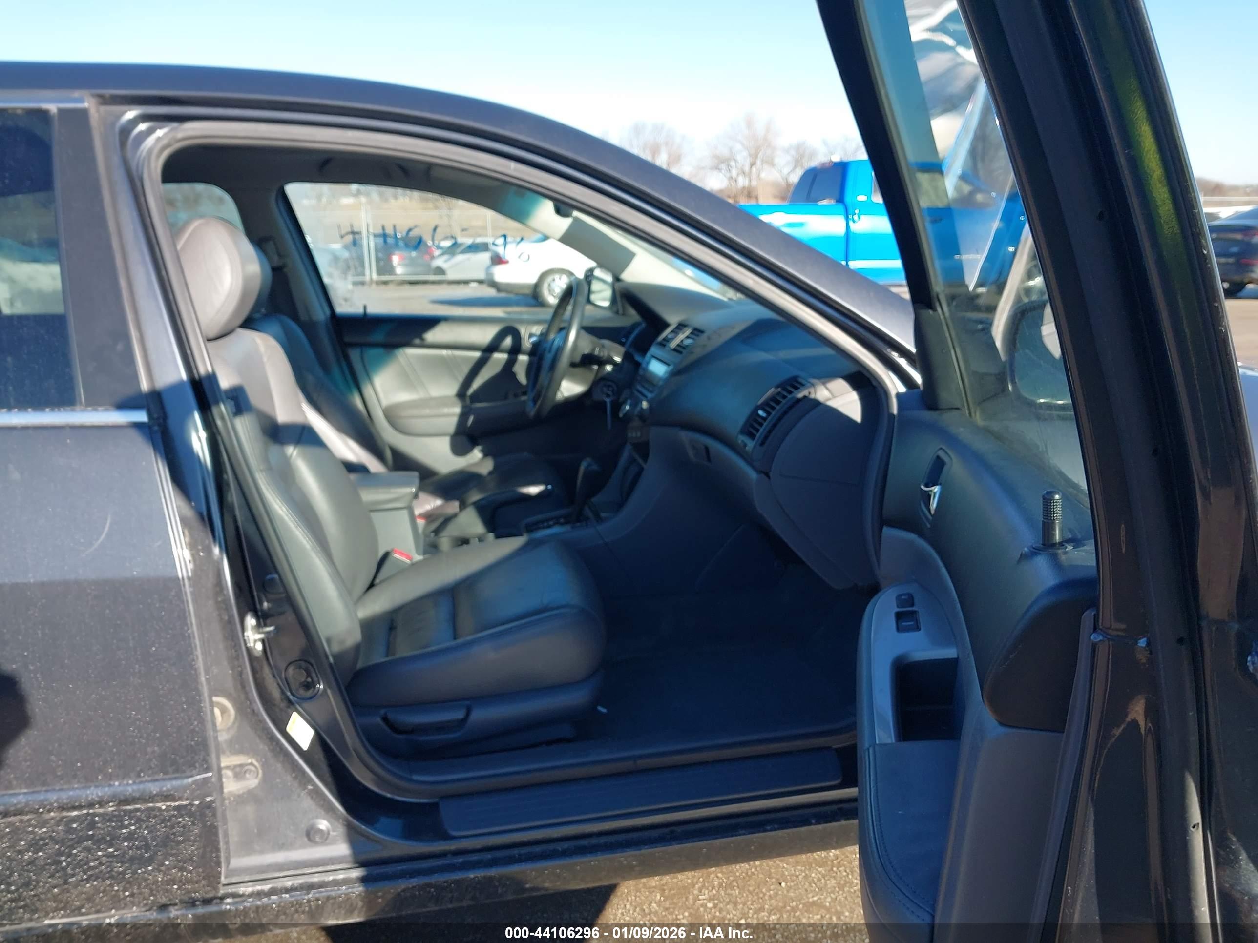 HONDA ACCORD image 5