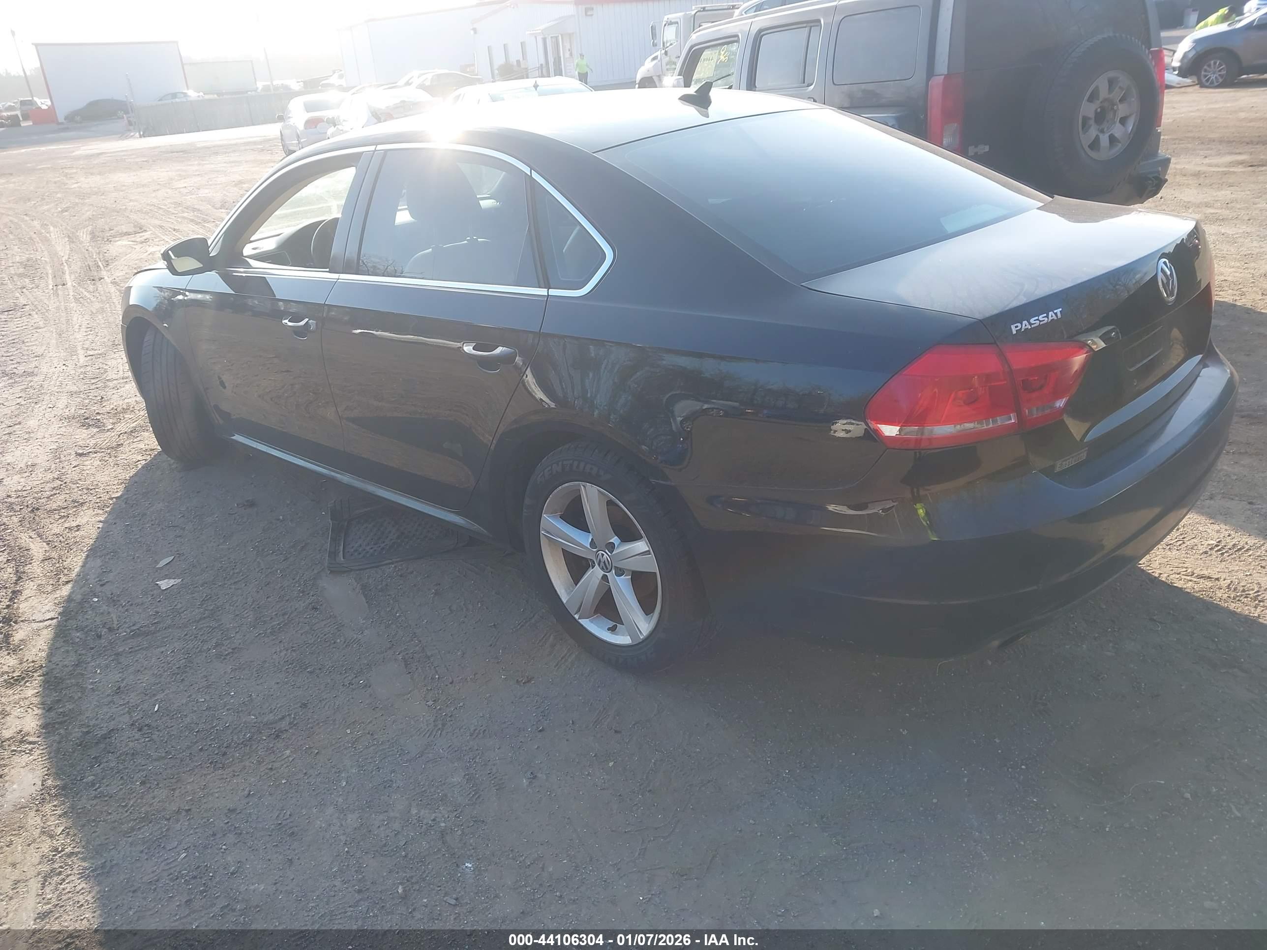 VOLKSWAGEN PASSAT image 3