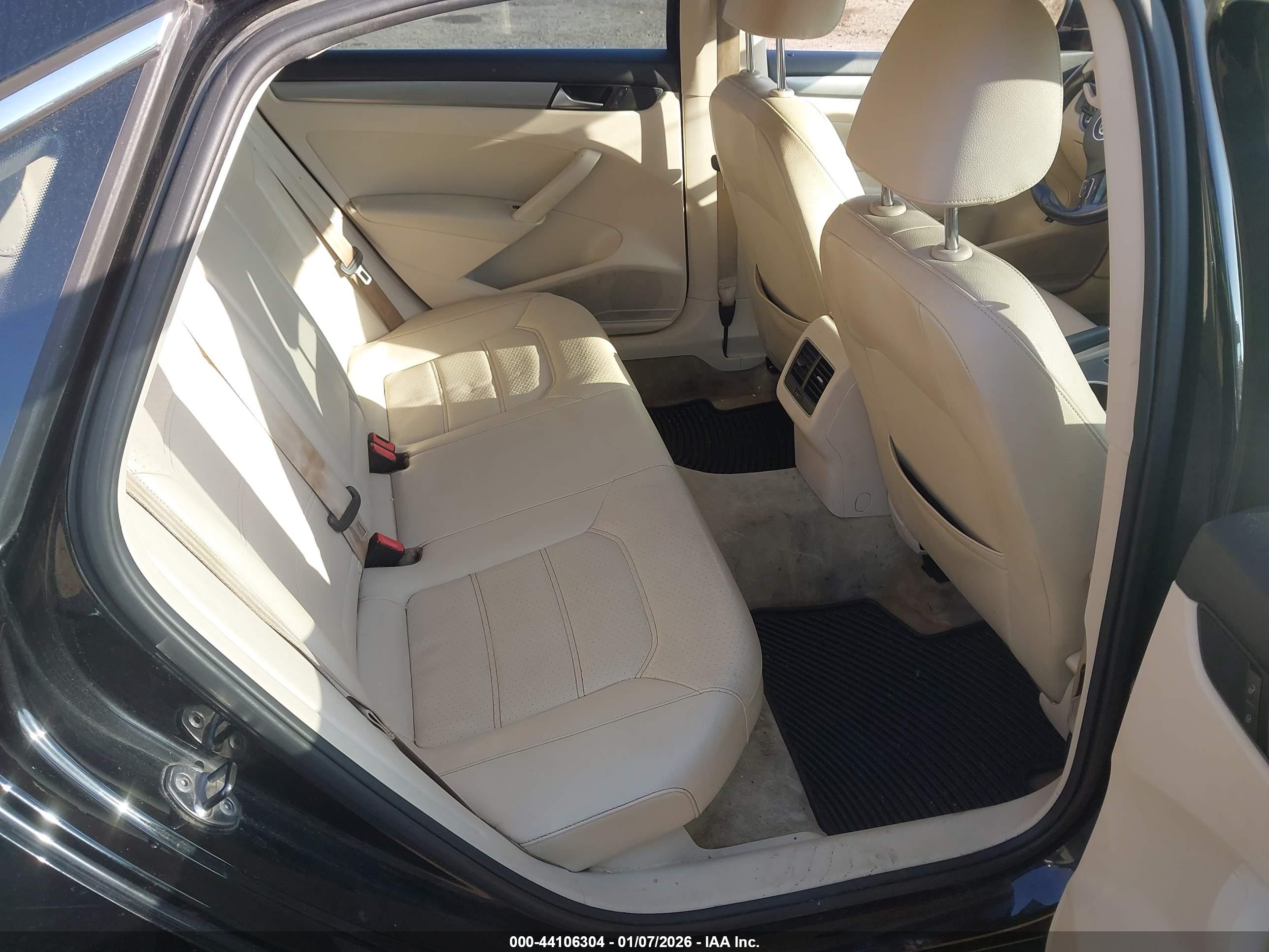 VOLKSWAGEN PASSAT image 8