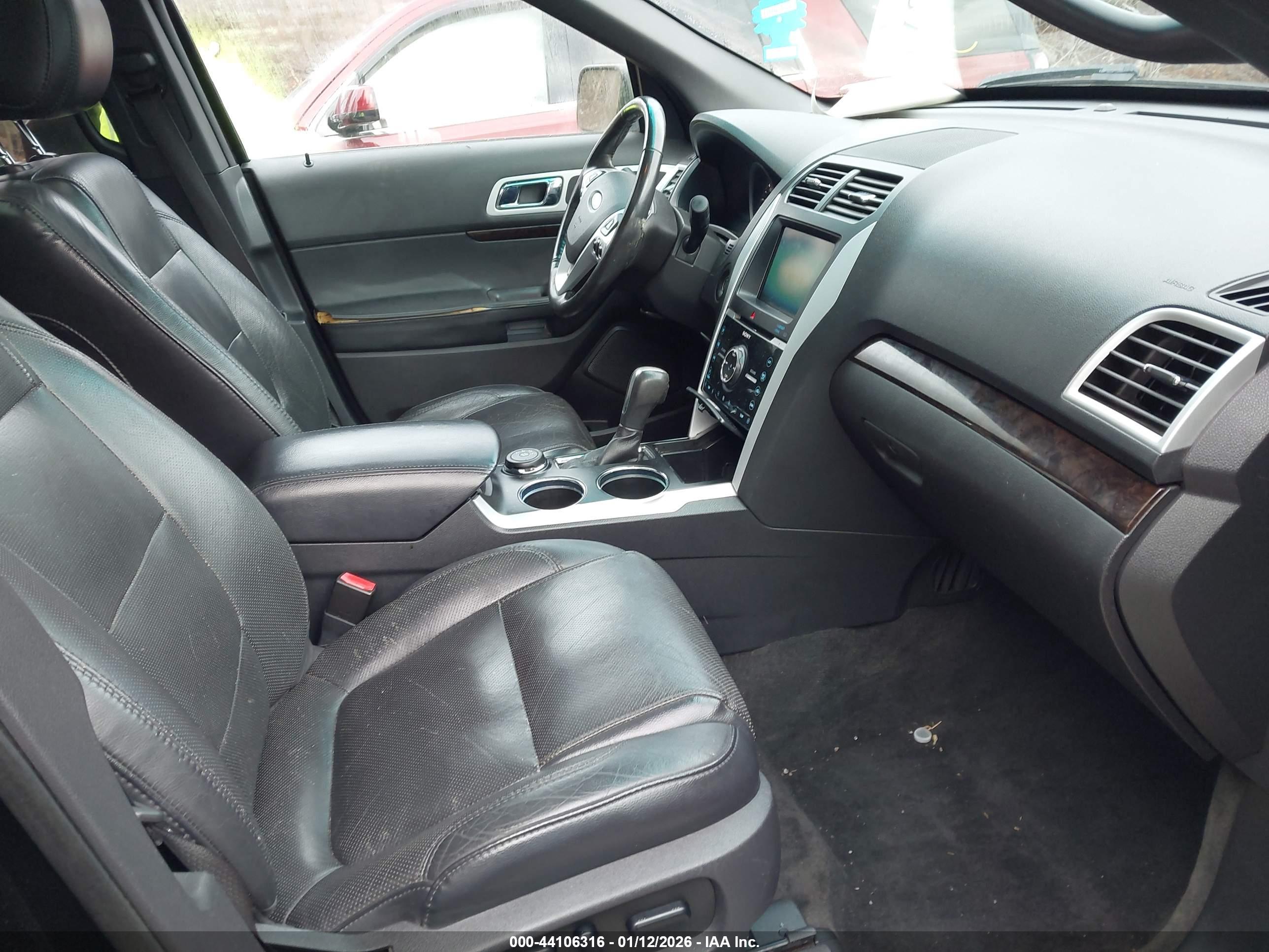 FORD EXPLORER image 5