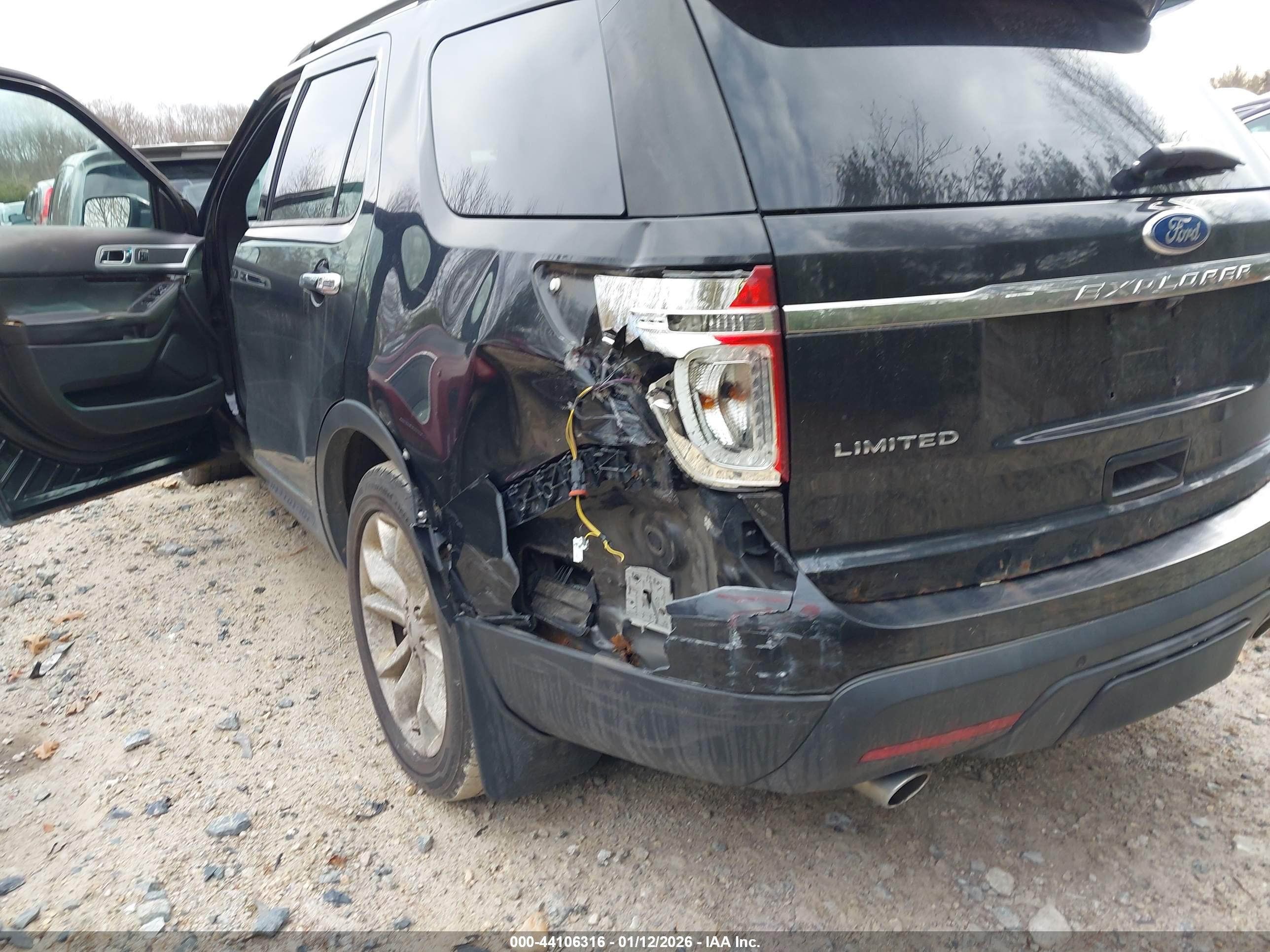 FORD EXPLORER image 6