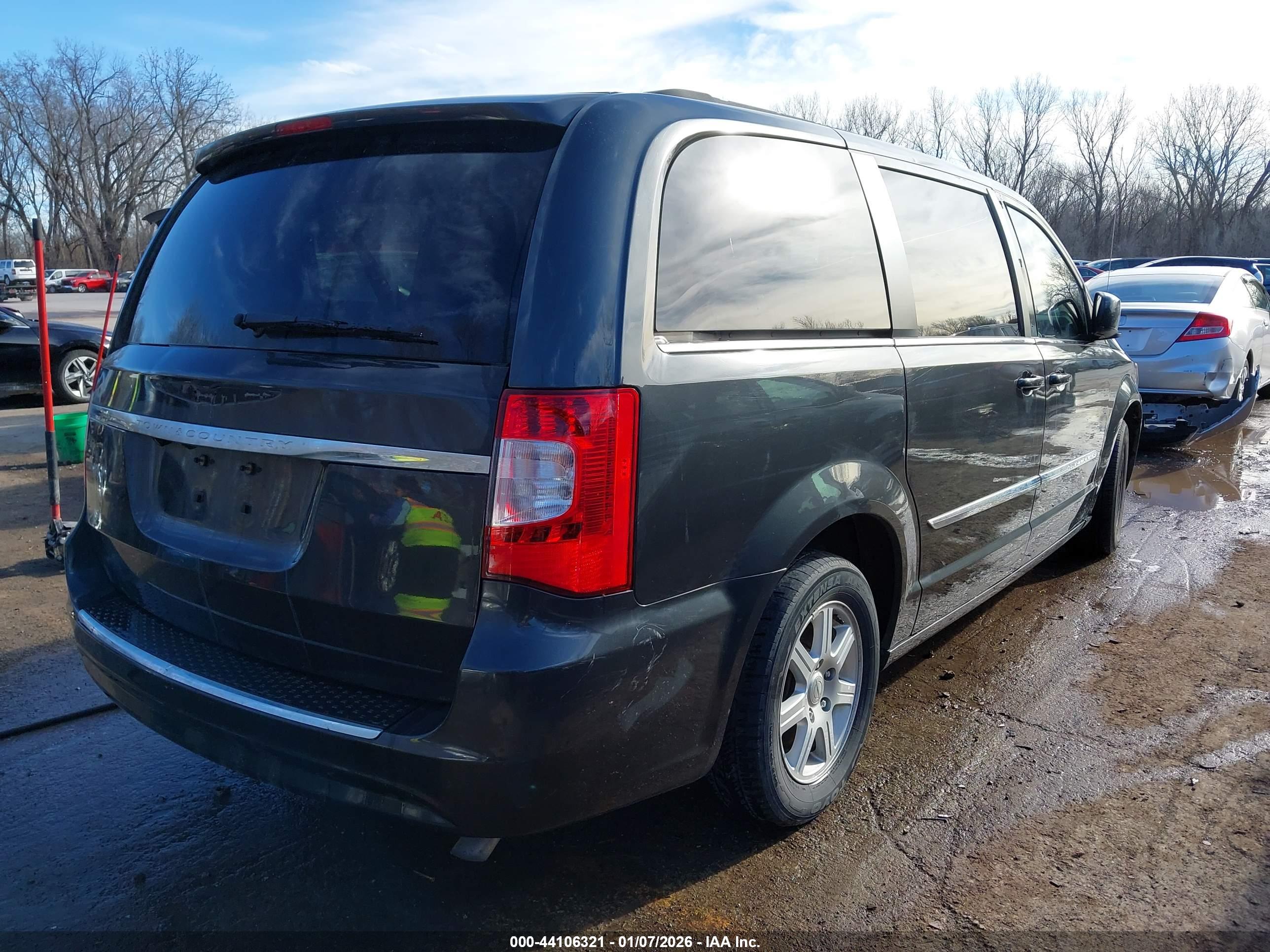 CHRYSLER TOWN image 4
