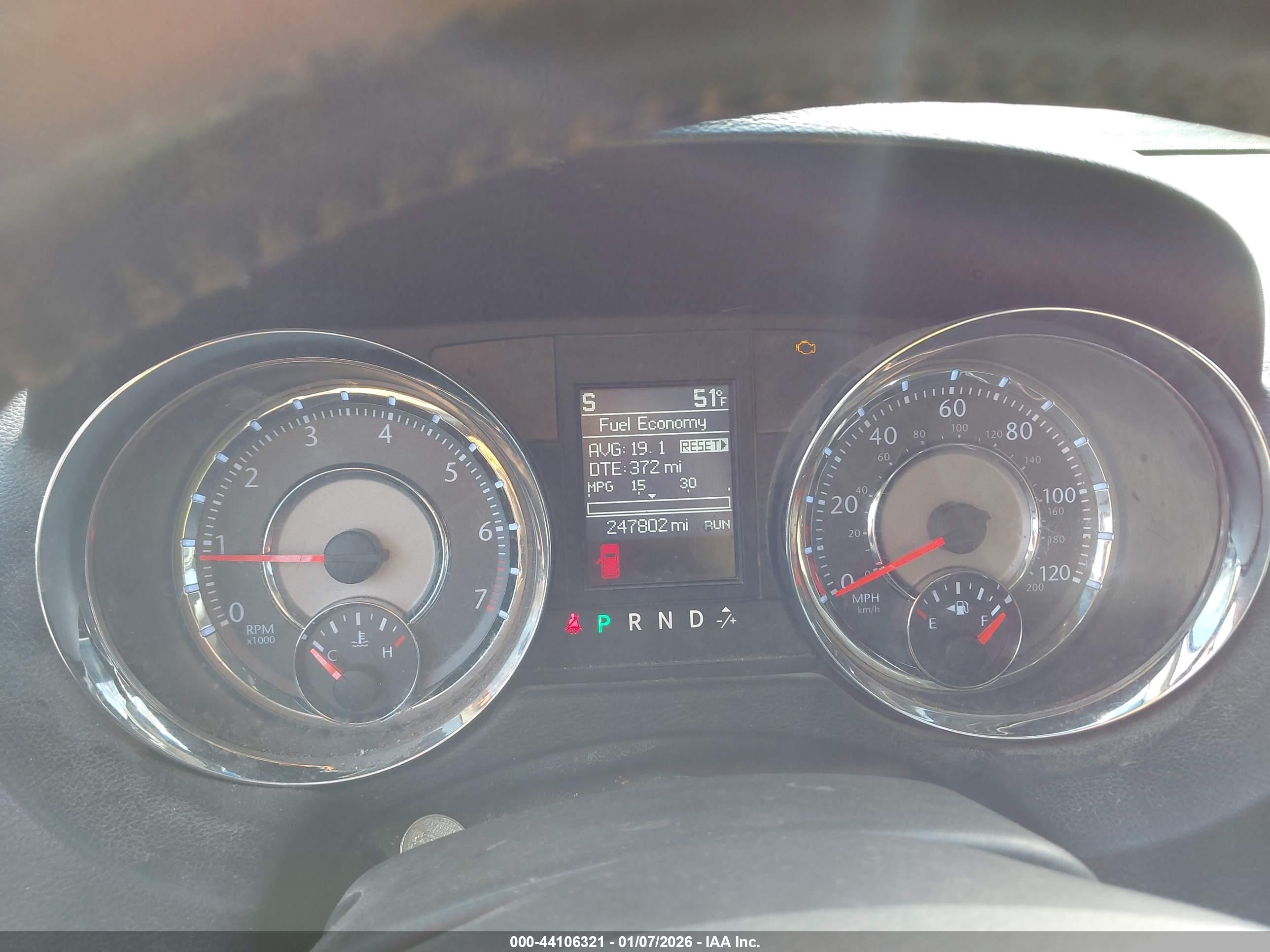 CHRYSLER TOWN image 7