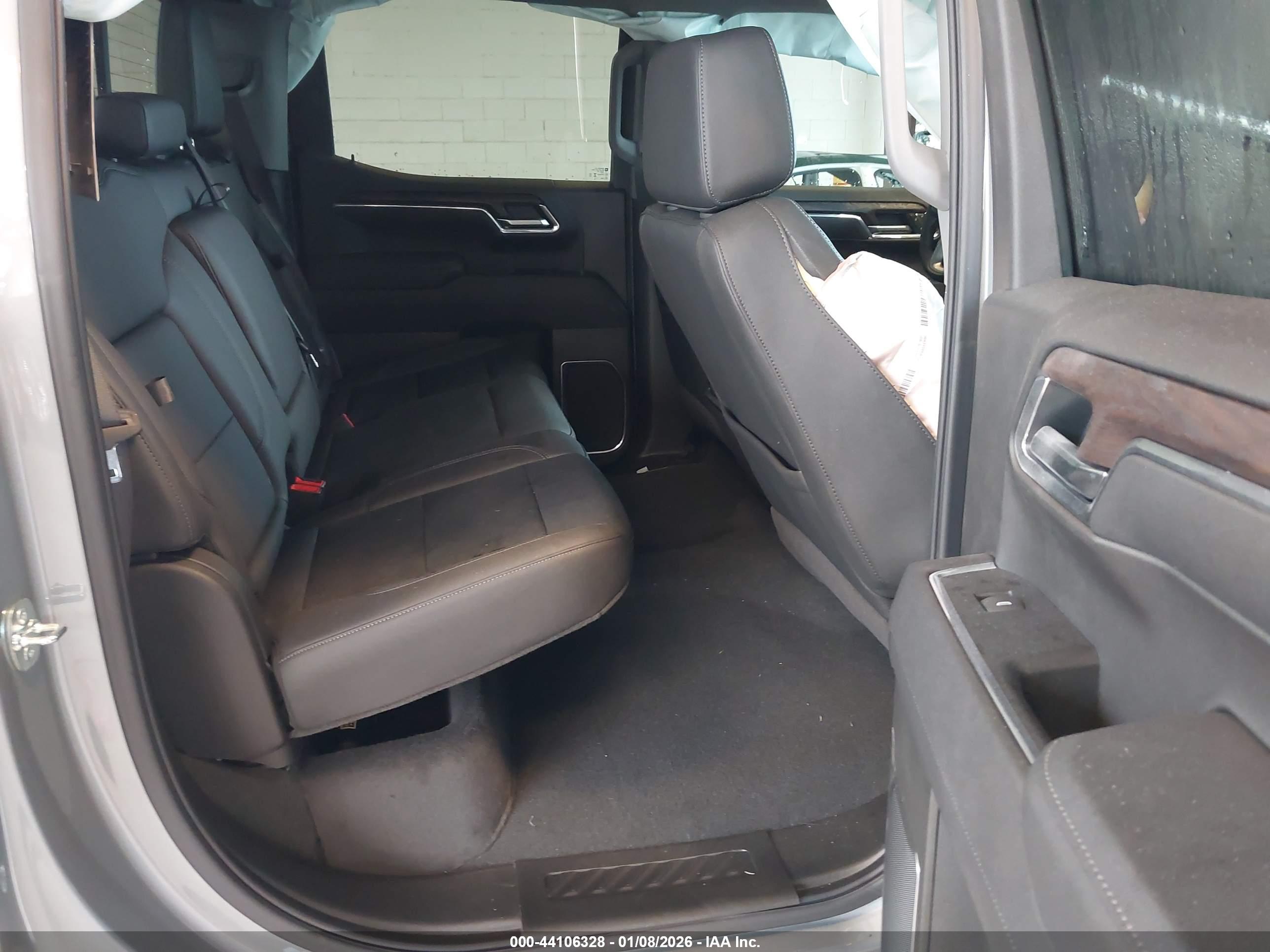 GMC SIERRA image 8