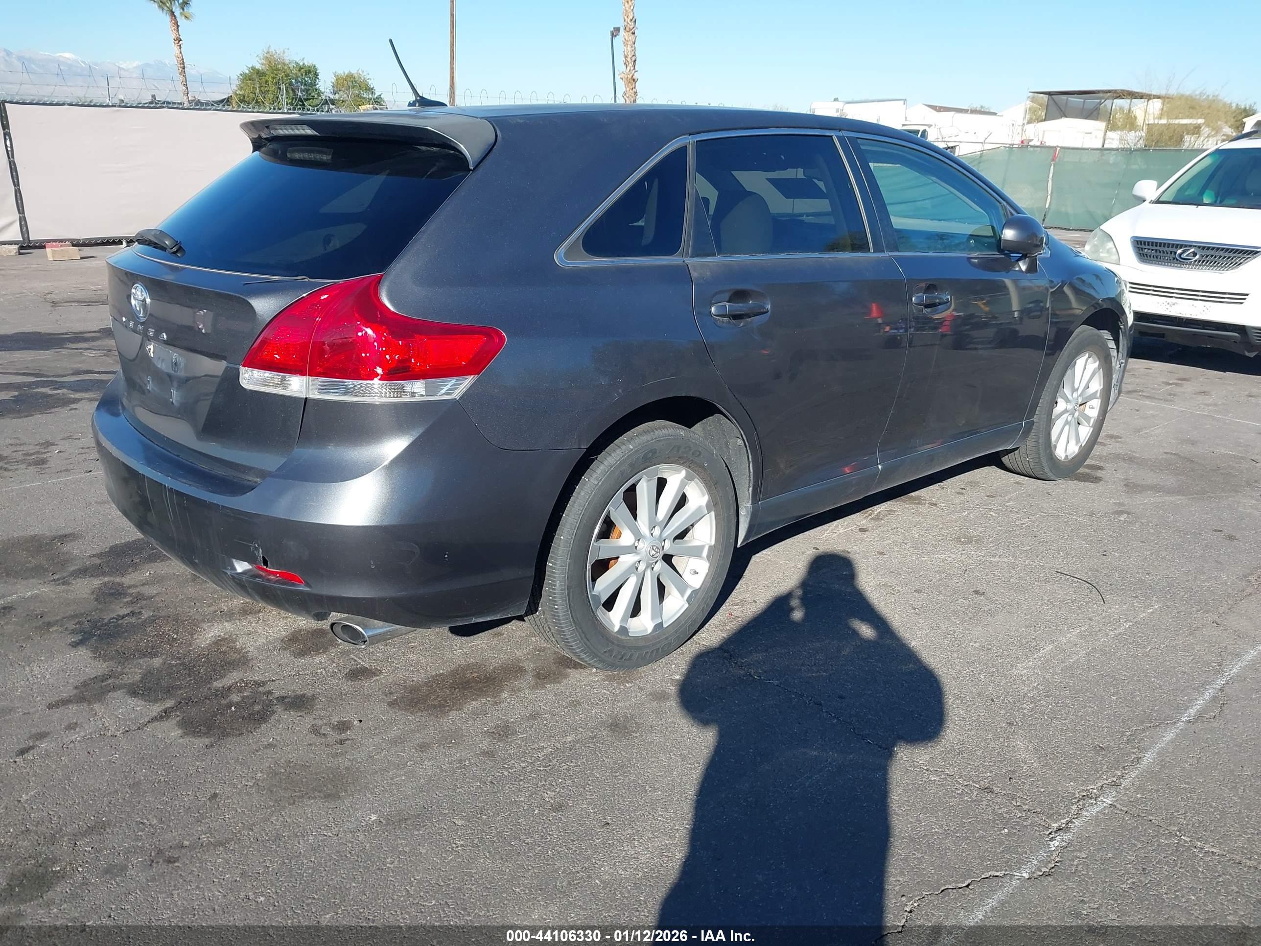 TOYOTA VENZA image 4
