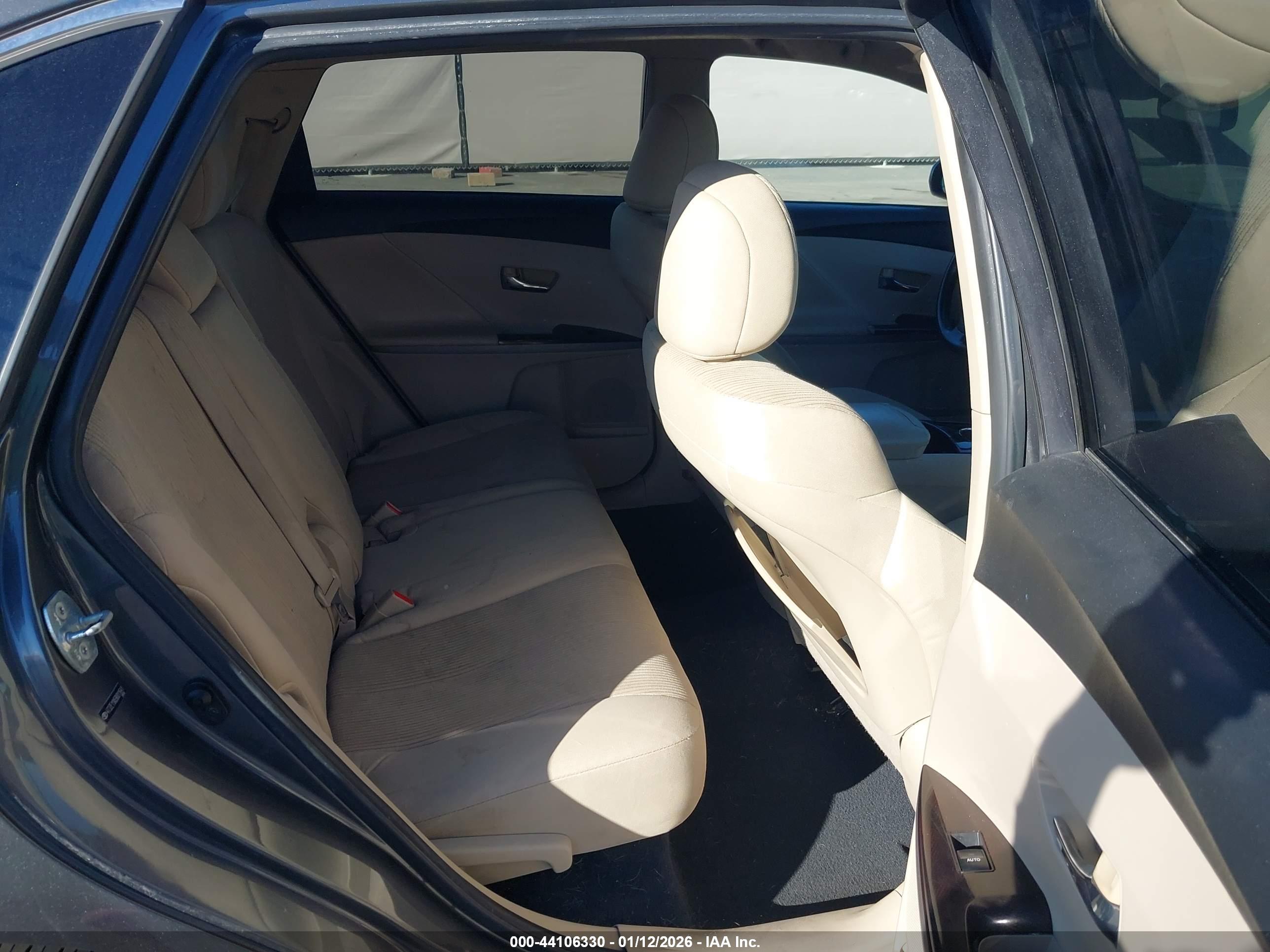 TOYOTA VENZA image 8
