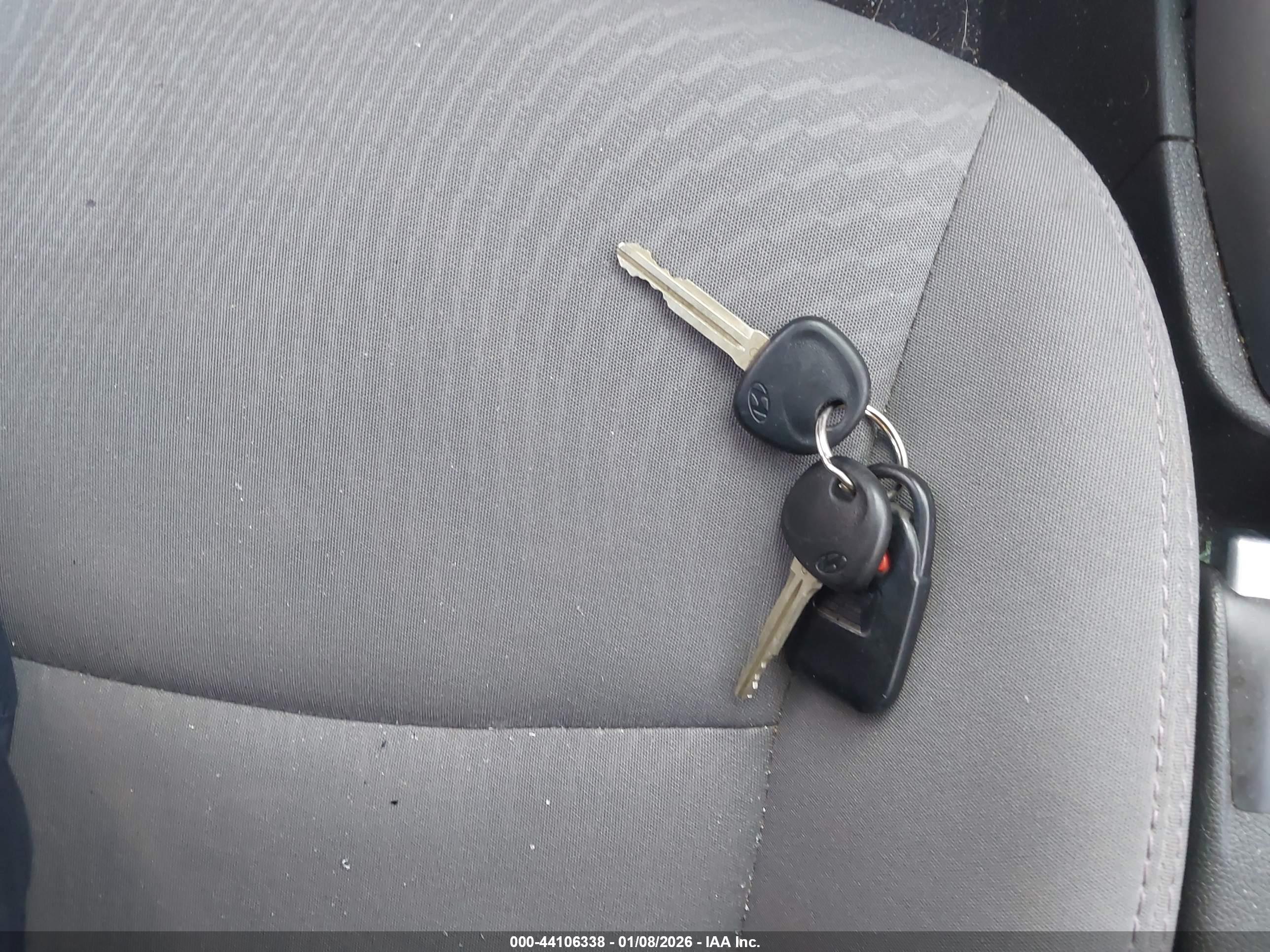 HYUNDAI ELANTRA image 11