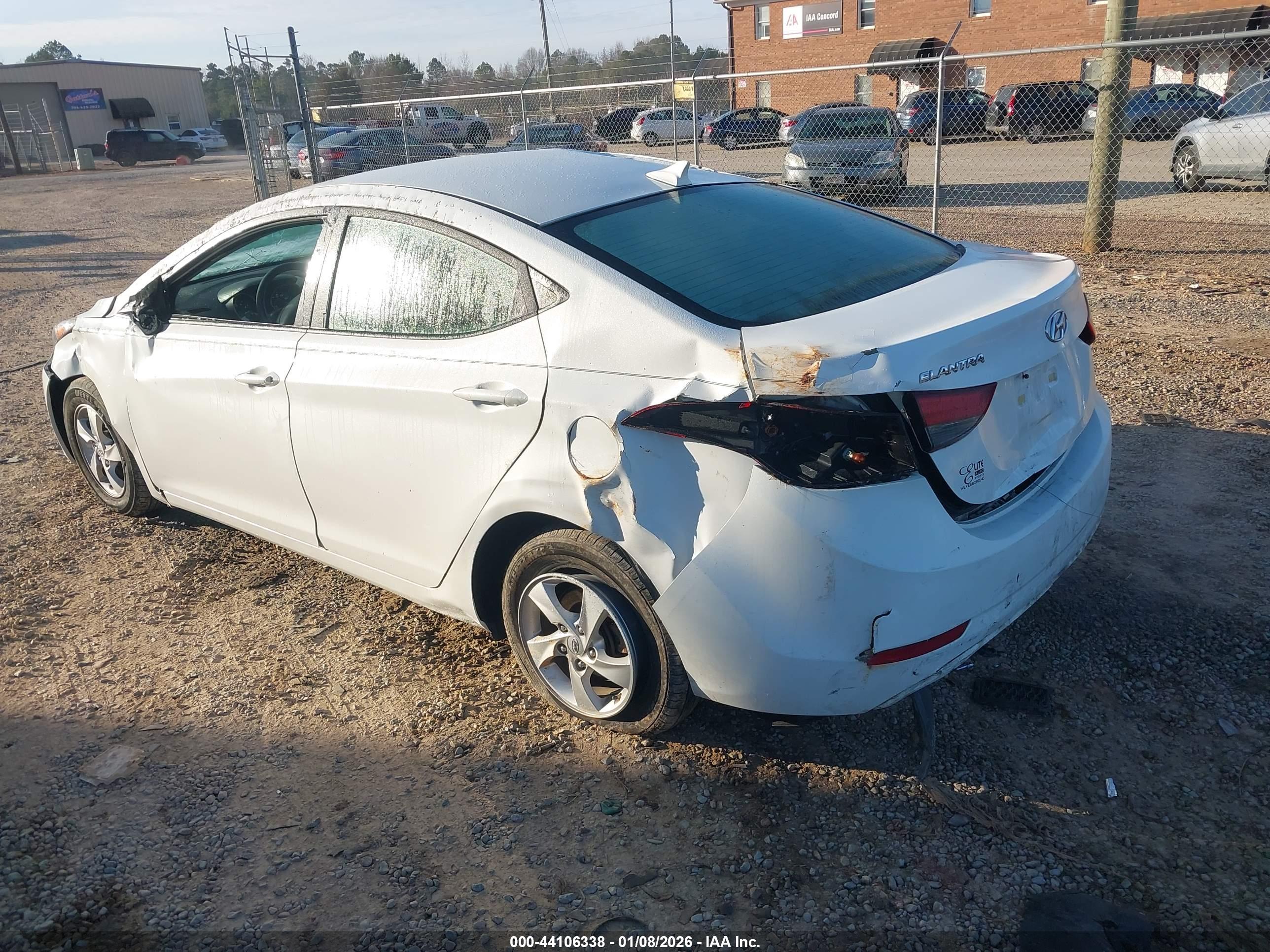 HYUNDAI ELANTRA image 3