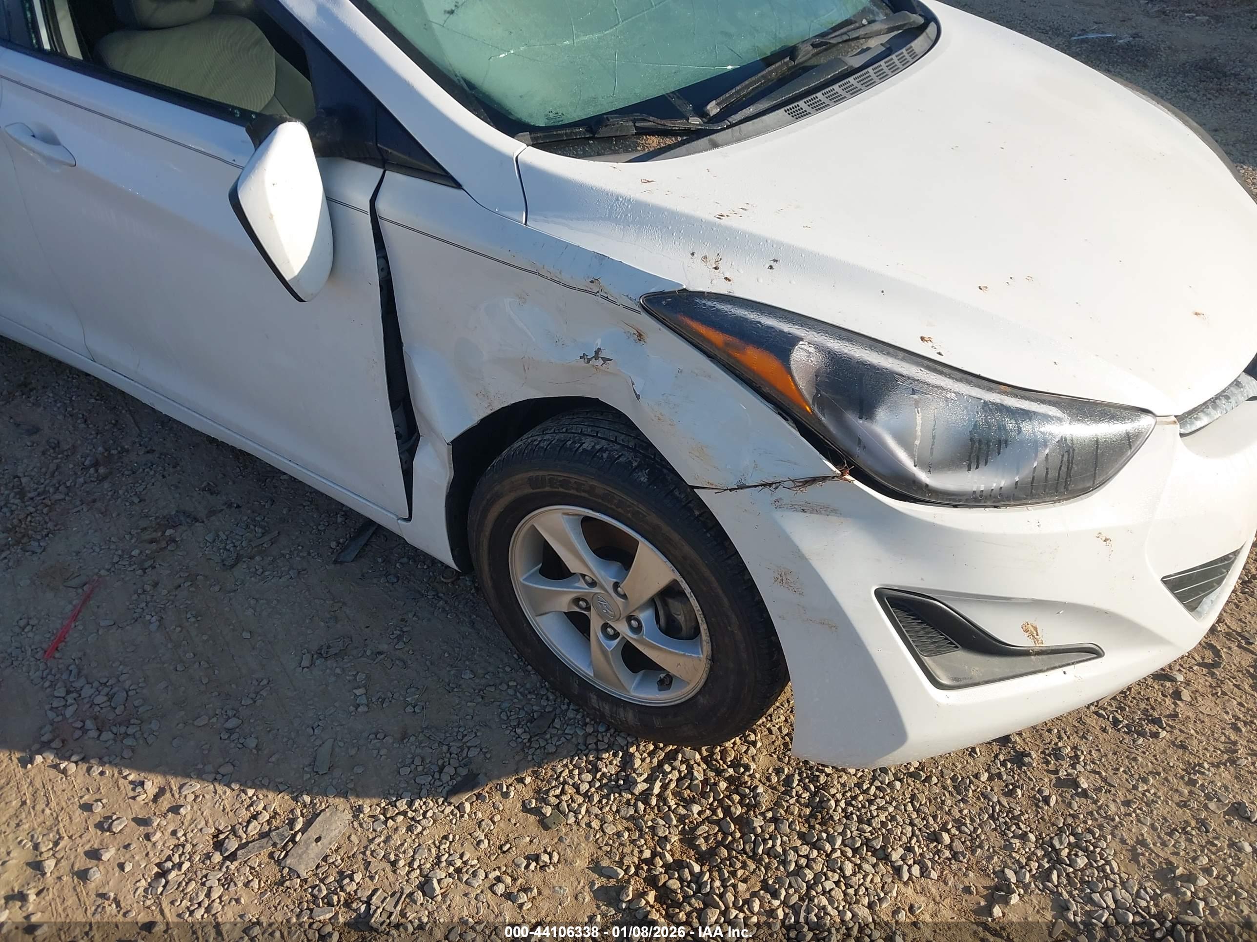 HYUNDAI ELANTRA image 6