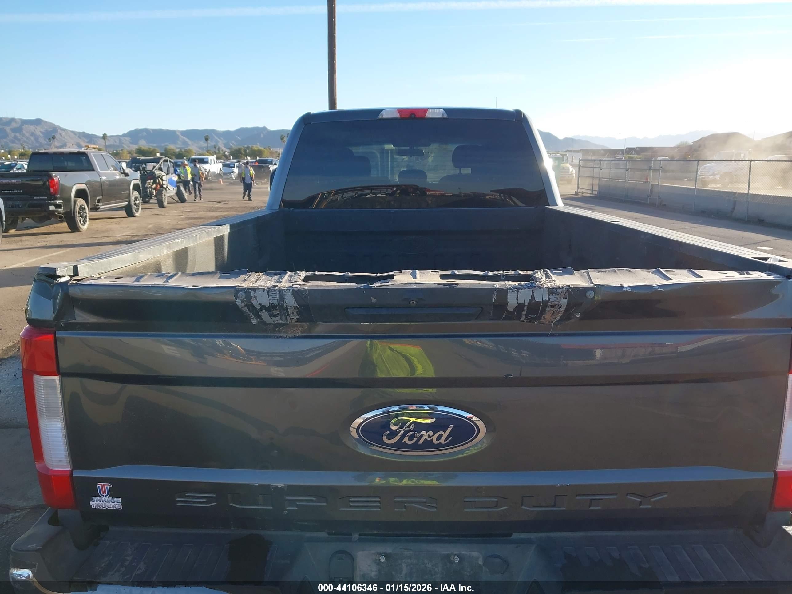 FORD F-450 image 8