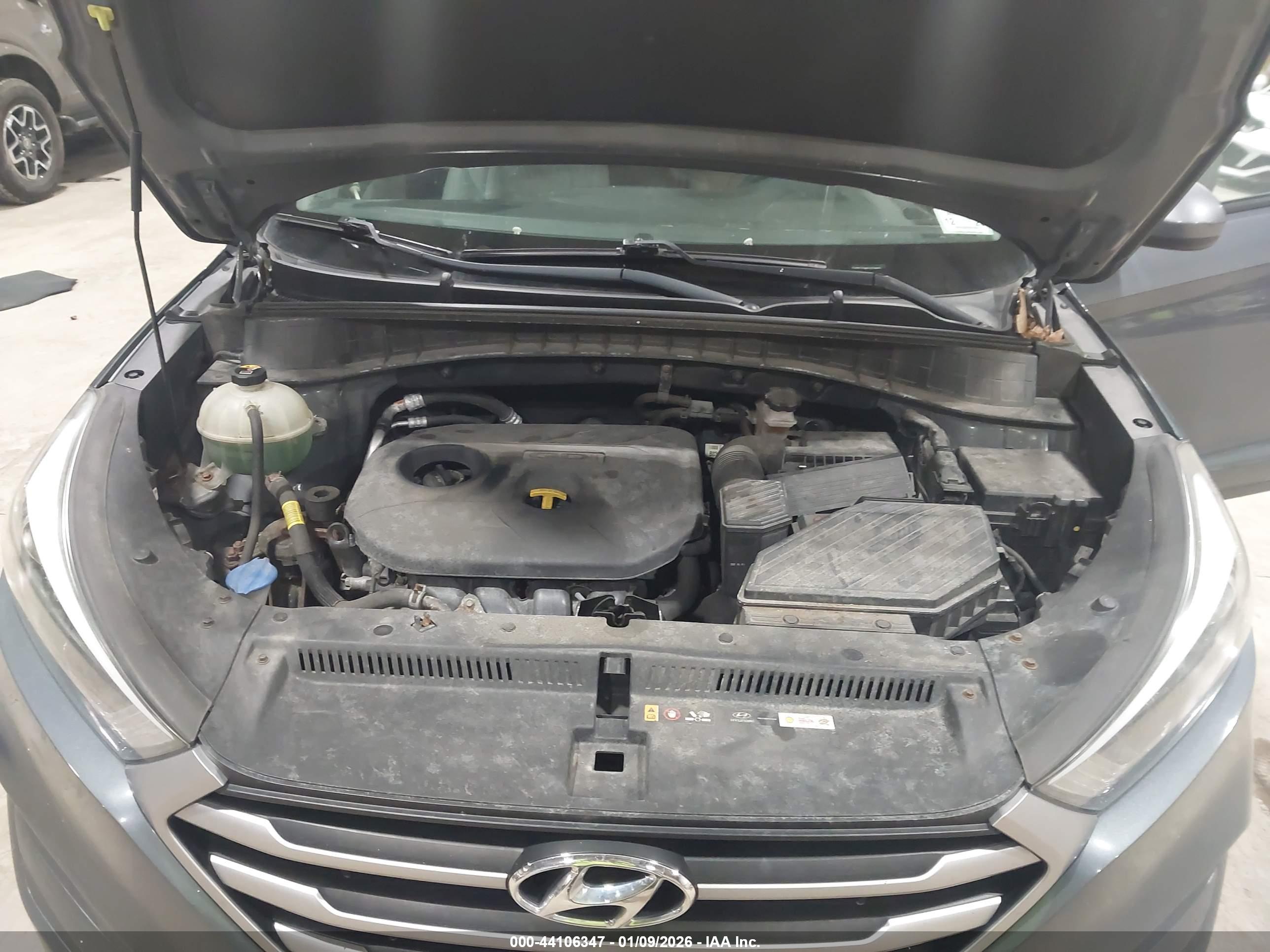 HYUNDAI TUCSON image 10