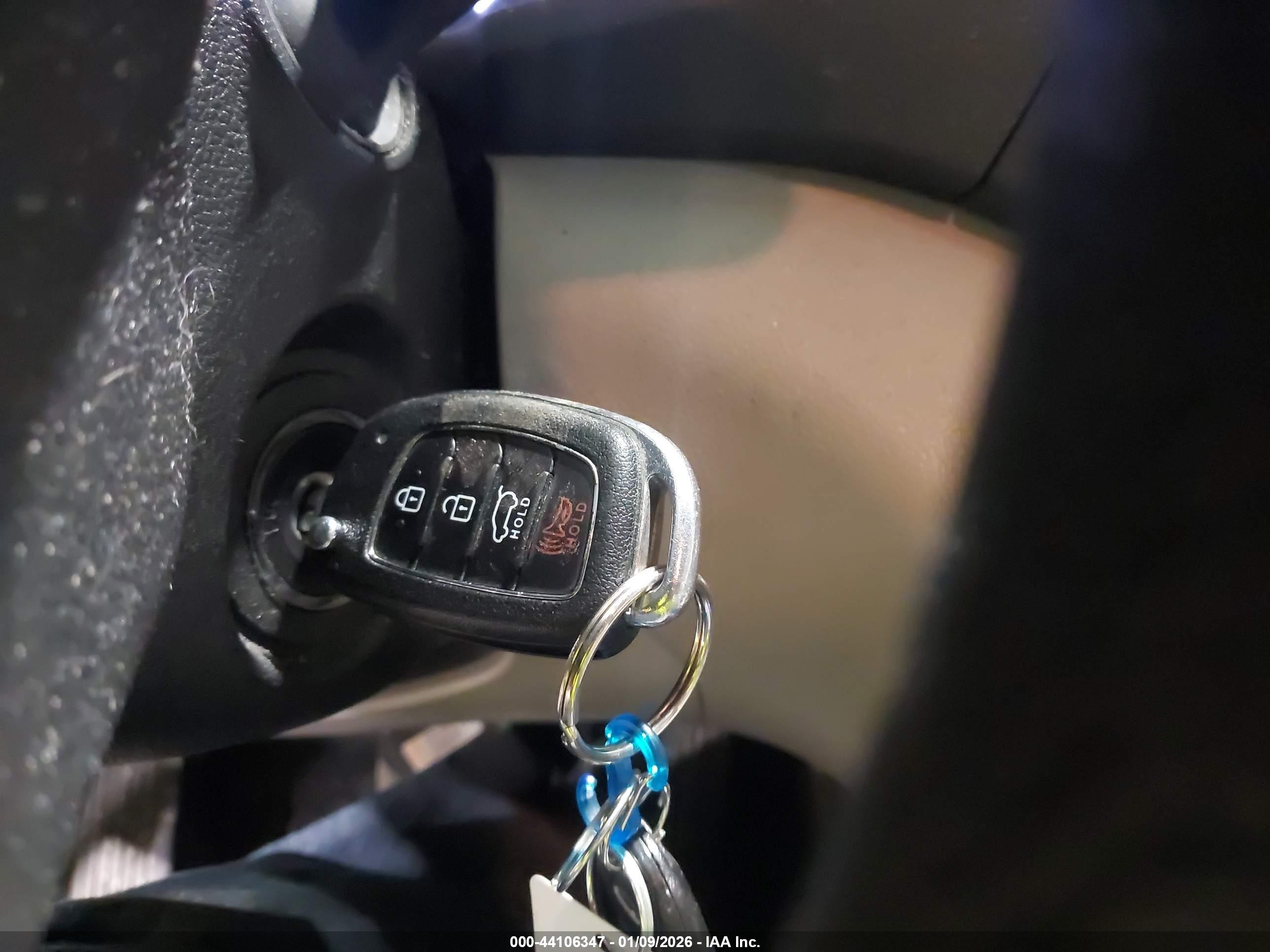 HYUNDAI TUCSON image 11