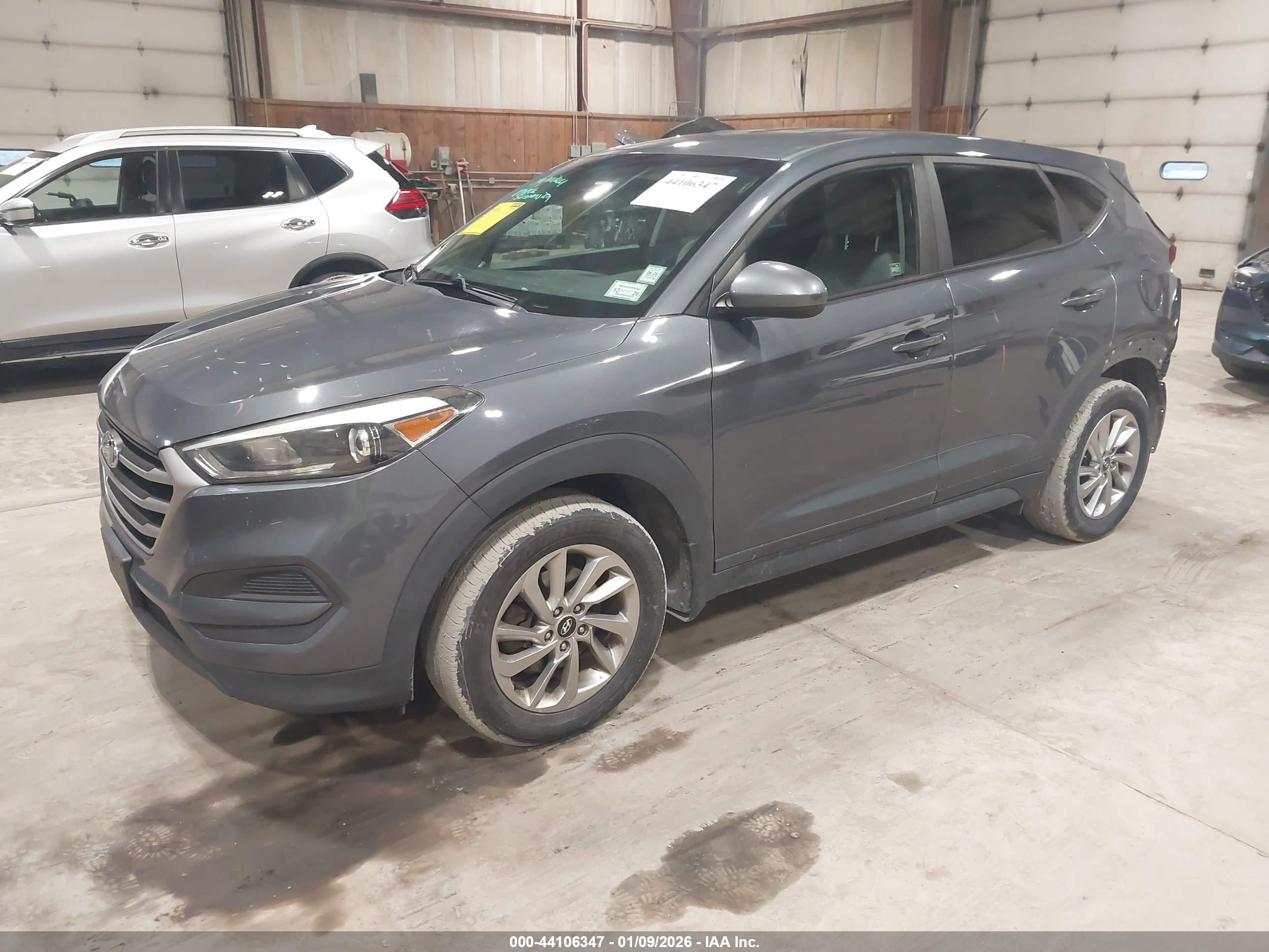 HYUNDAI TUCSON image 2