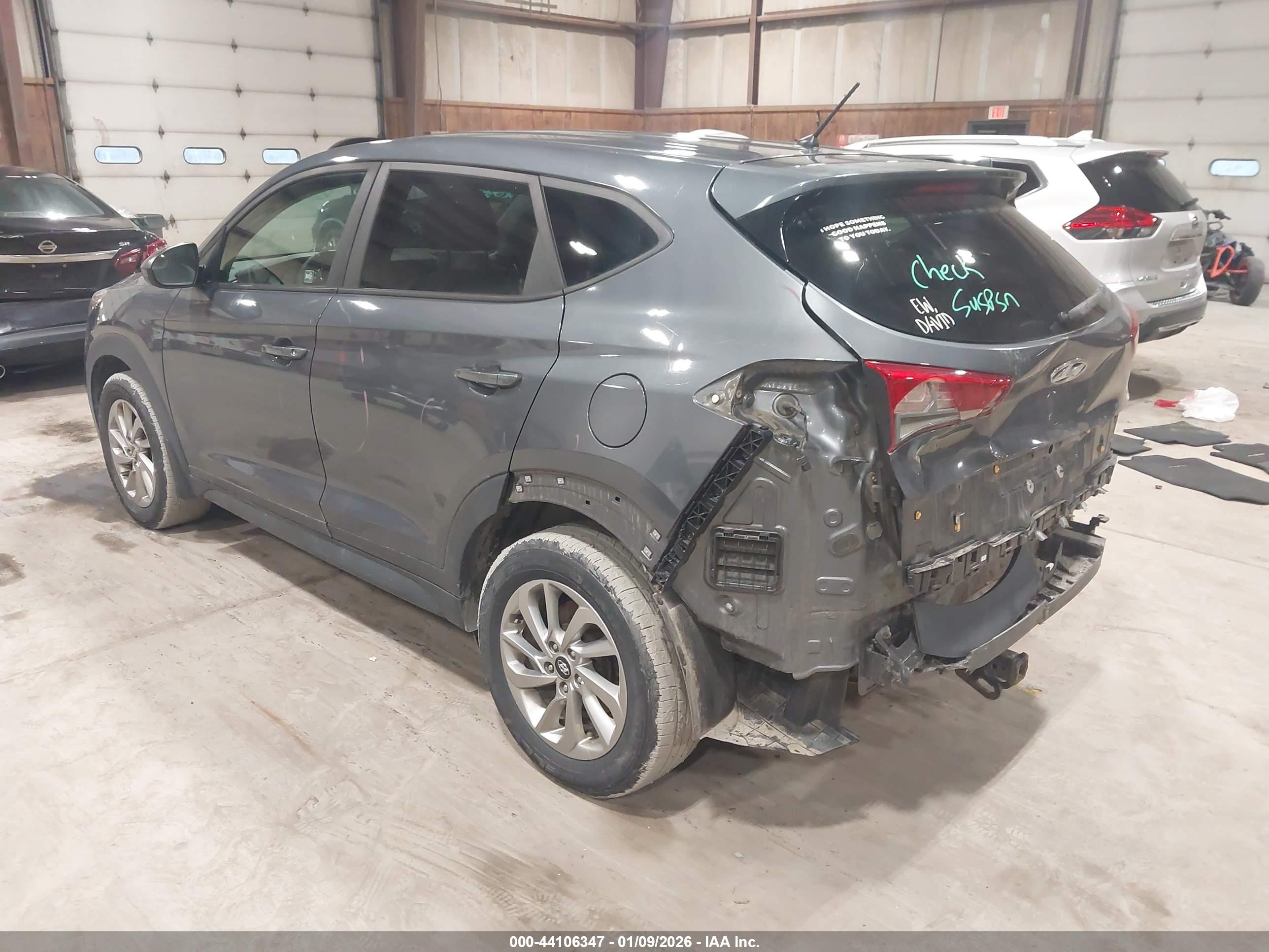 HYUNDAI TUCSON image 3