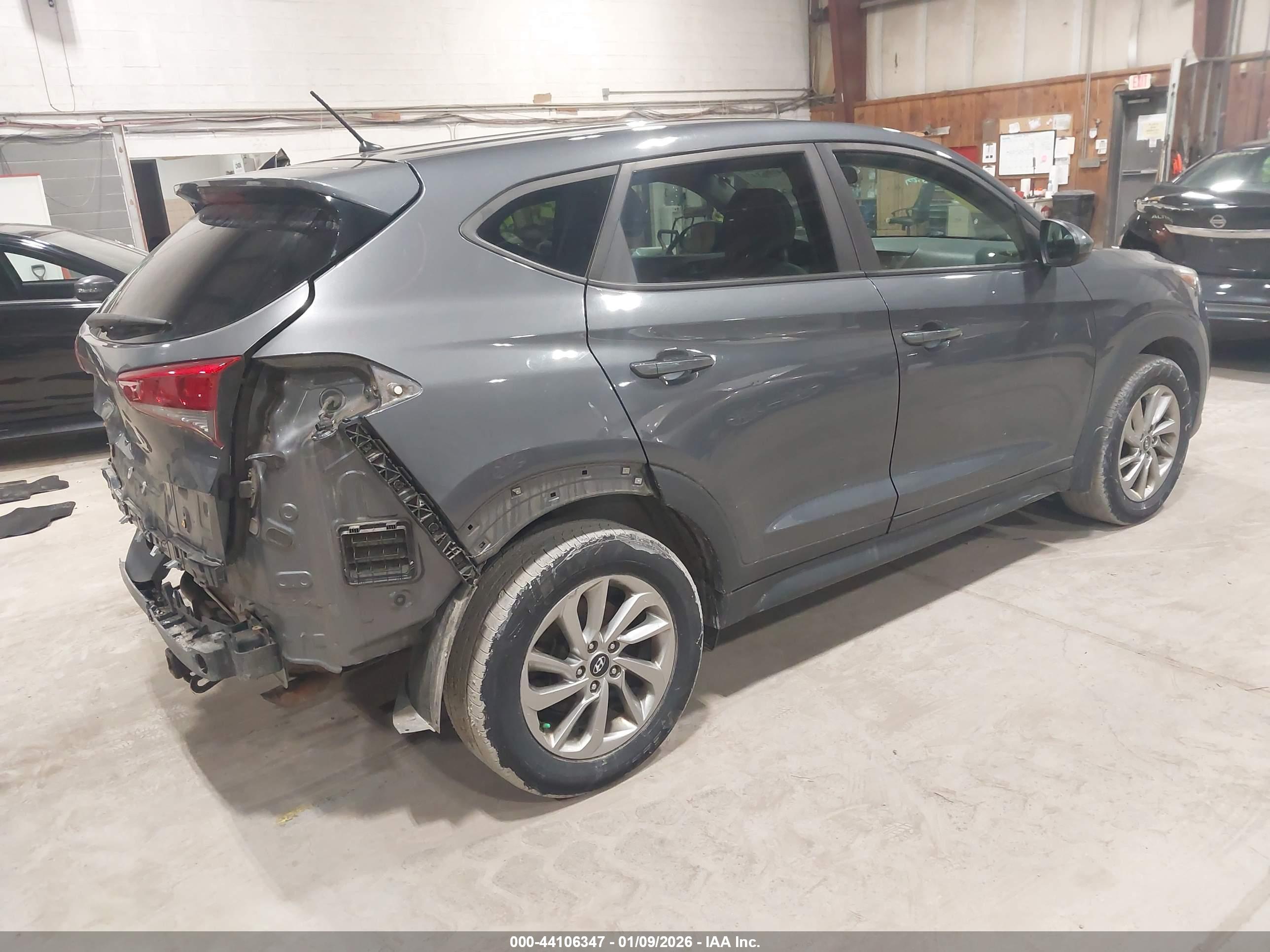 HYUNDAI TUCSON image 4