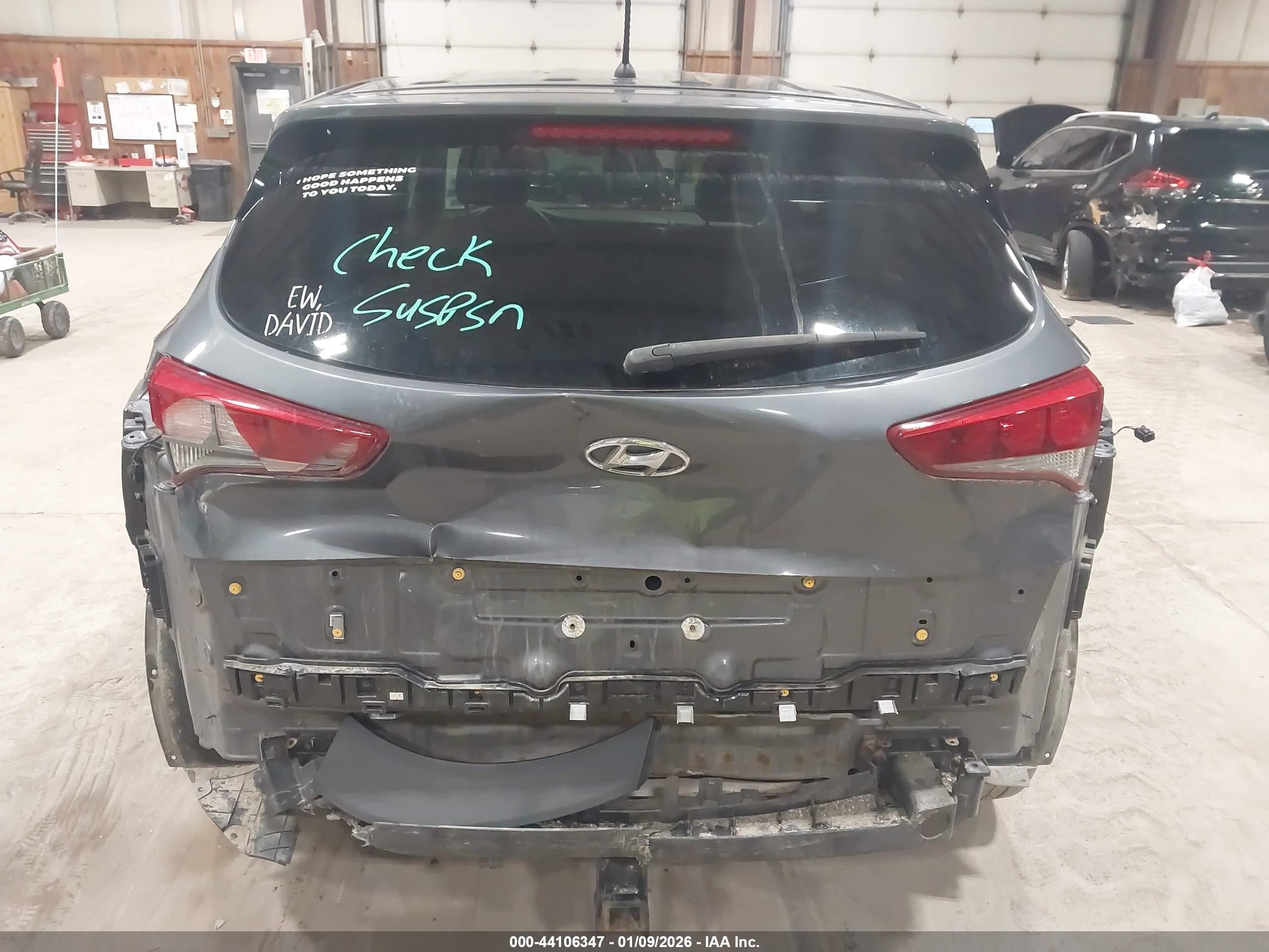 HYUNDAI TUCSON image 6