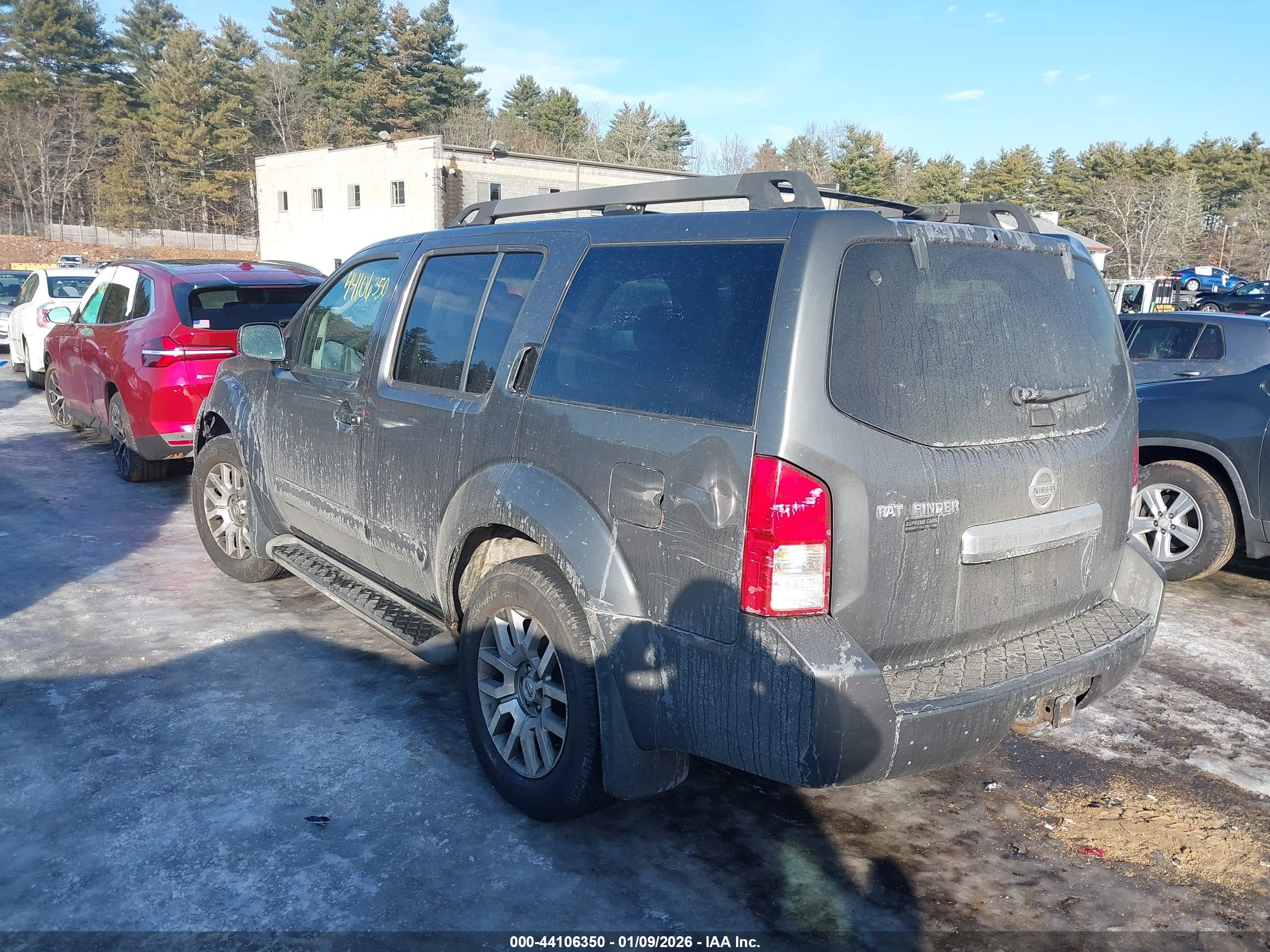 NISSAN PATHFINDER image 3