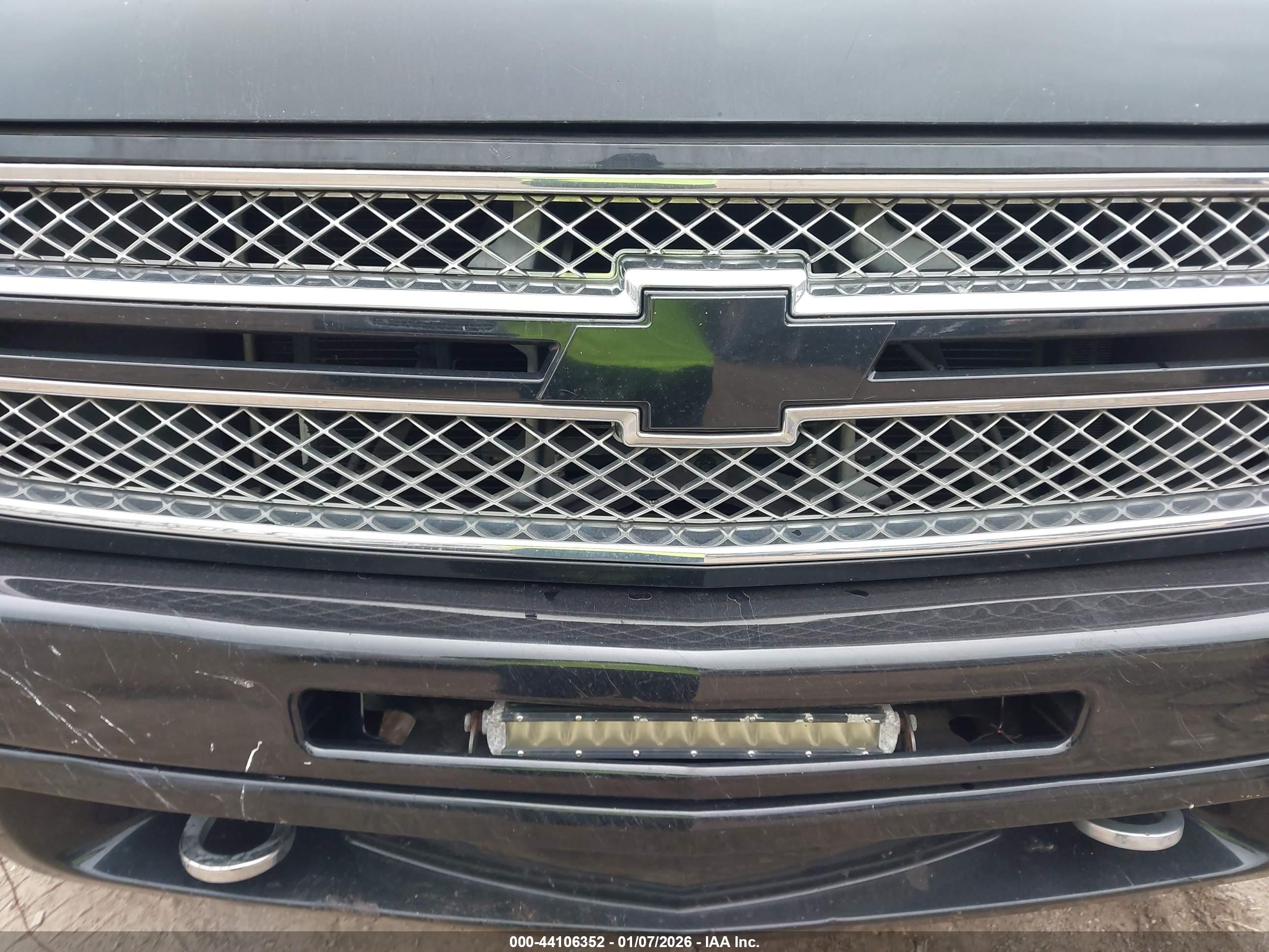 CHEVROLET SILVERADO image 10