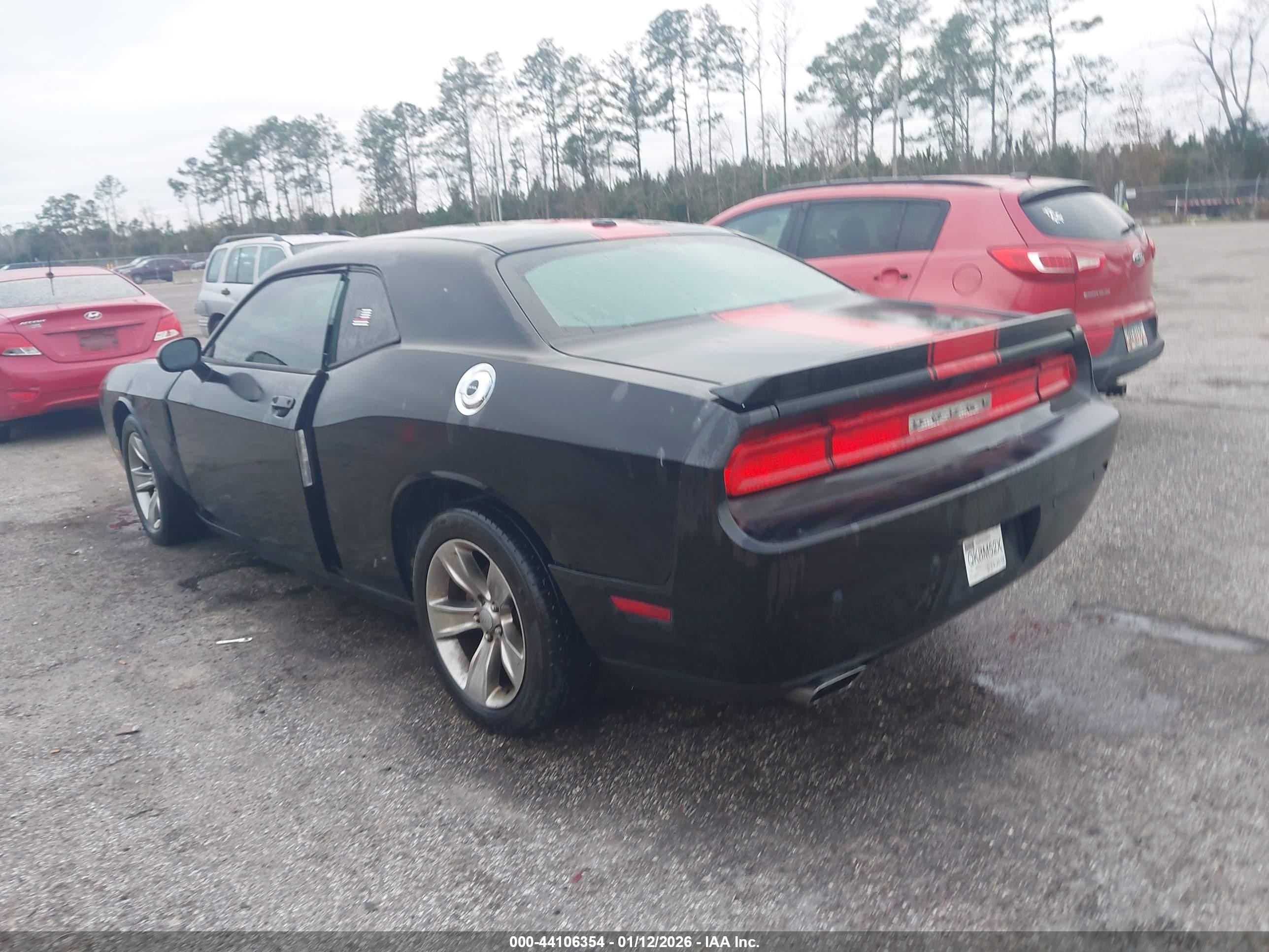 DODGE CHALLENGER image 3