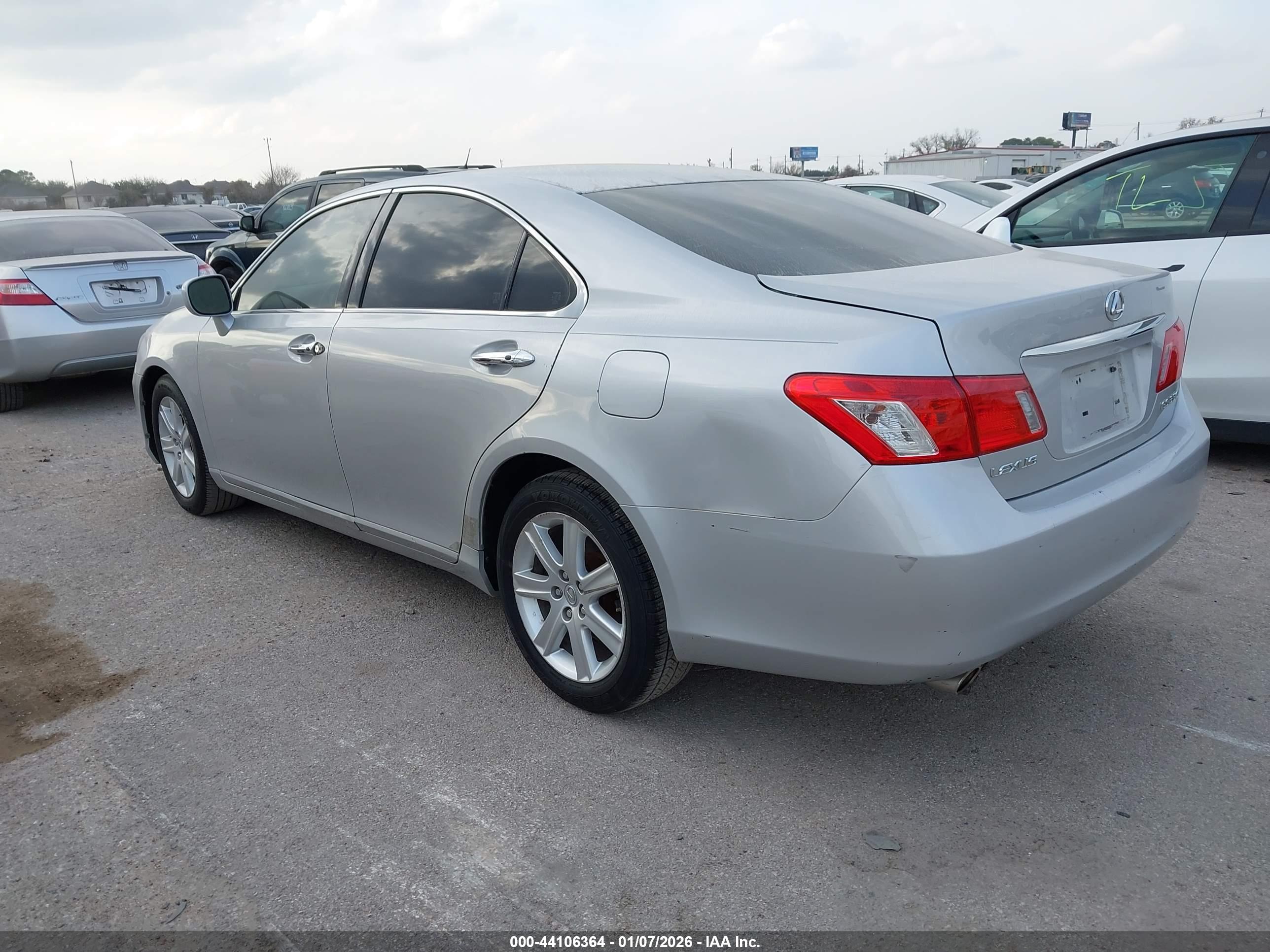 LEXUS ES image 3