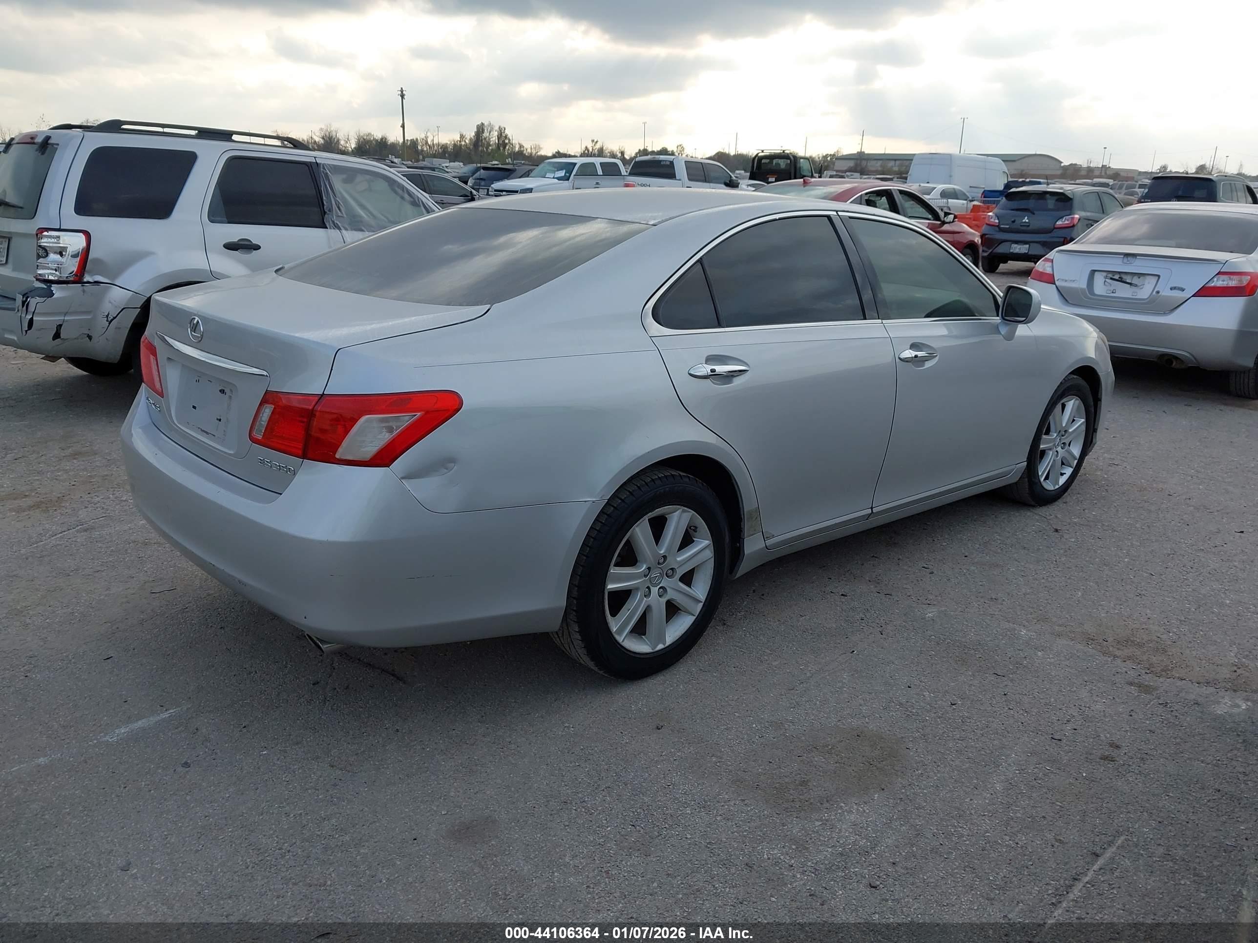 LEXUS ES image 4