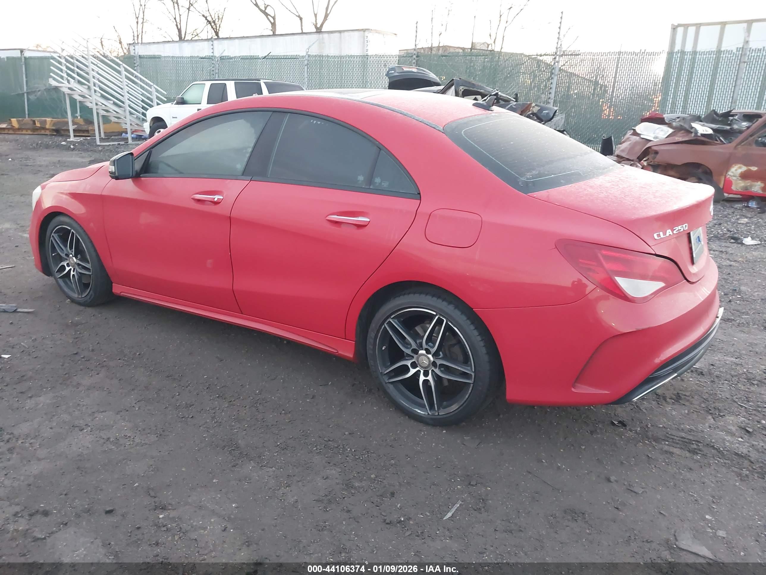 MERCEDES-BENZ CLA image 3