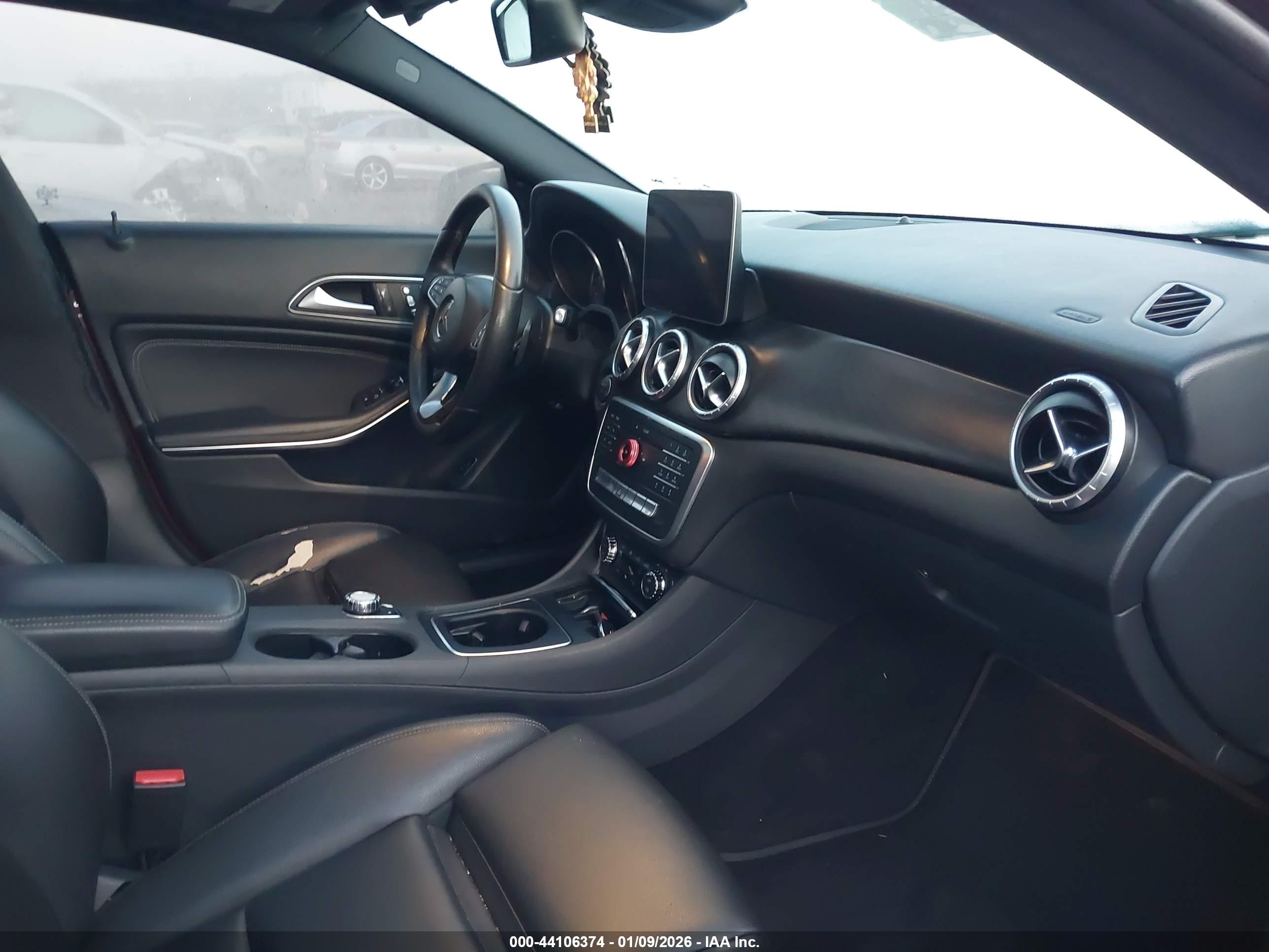 MERCEDES-BENZ CLA image 5