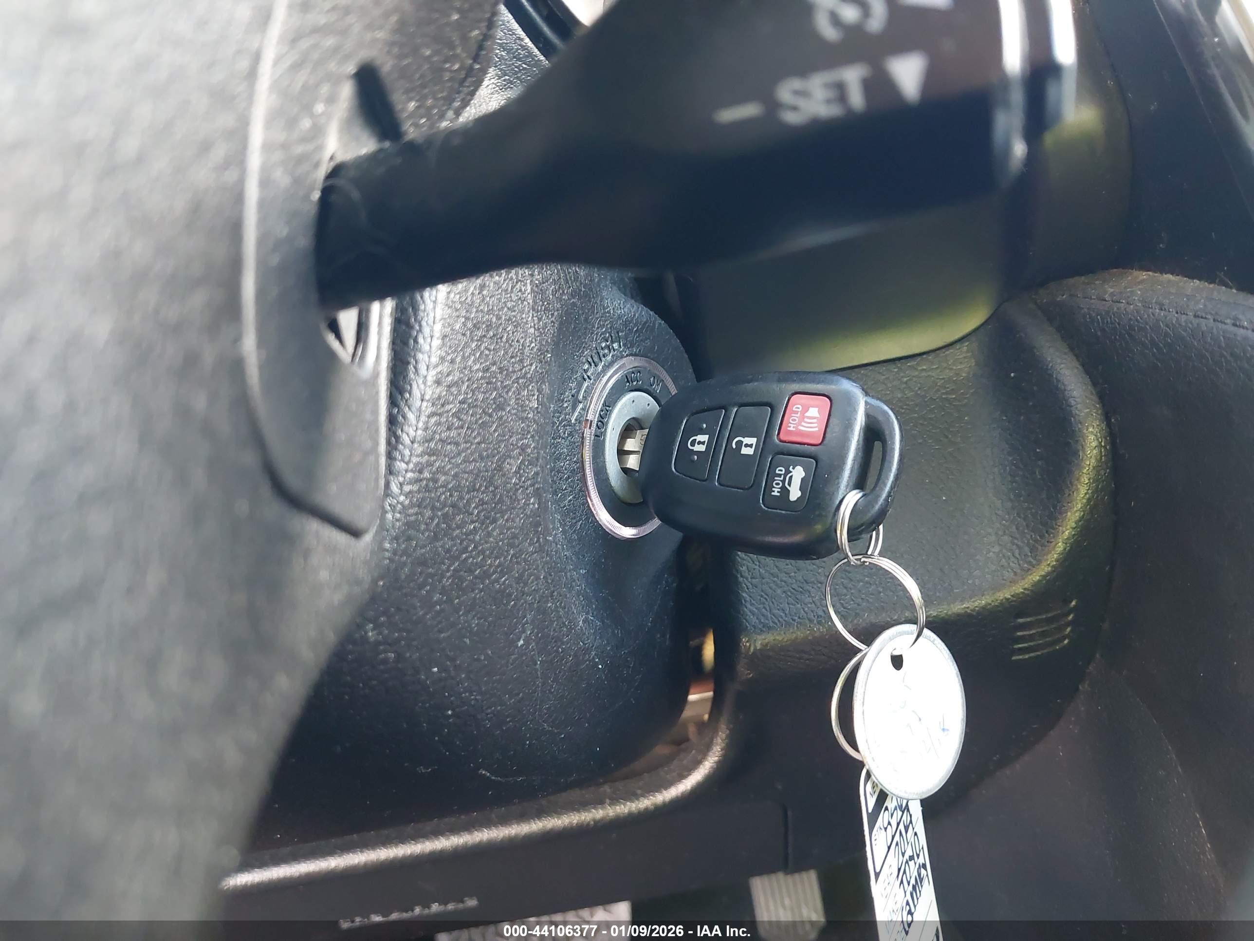 TOYOTA CAMRY image 11