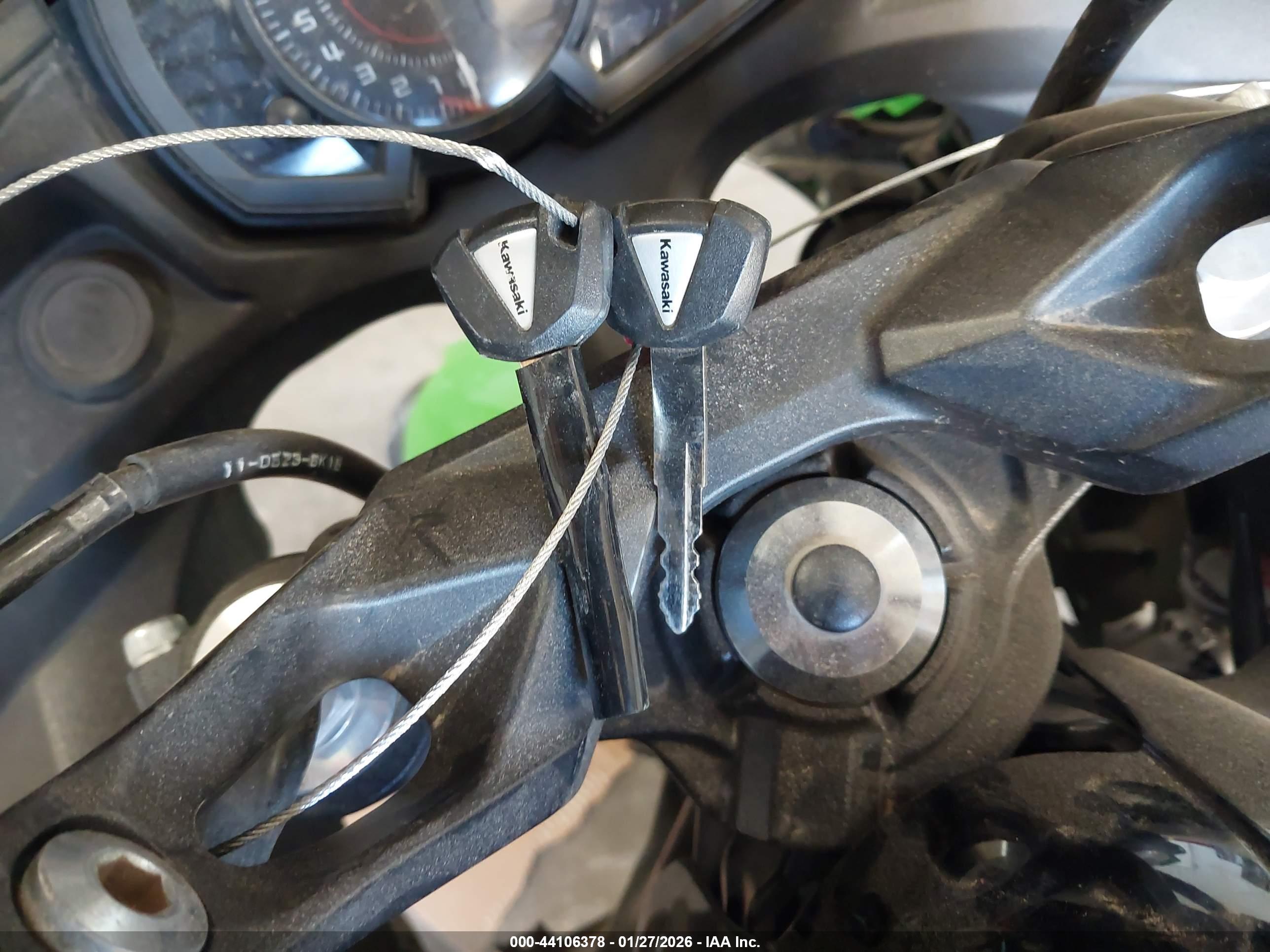 KAWASAKI EX650 image 11