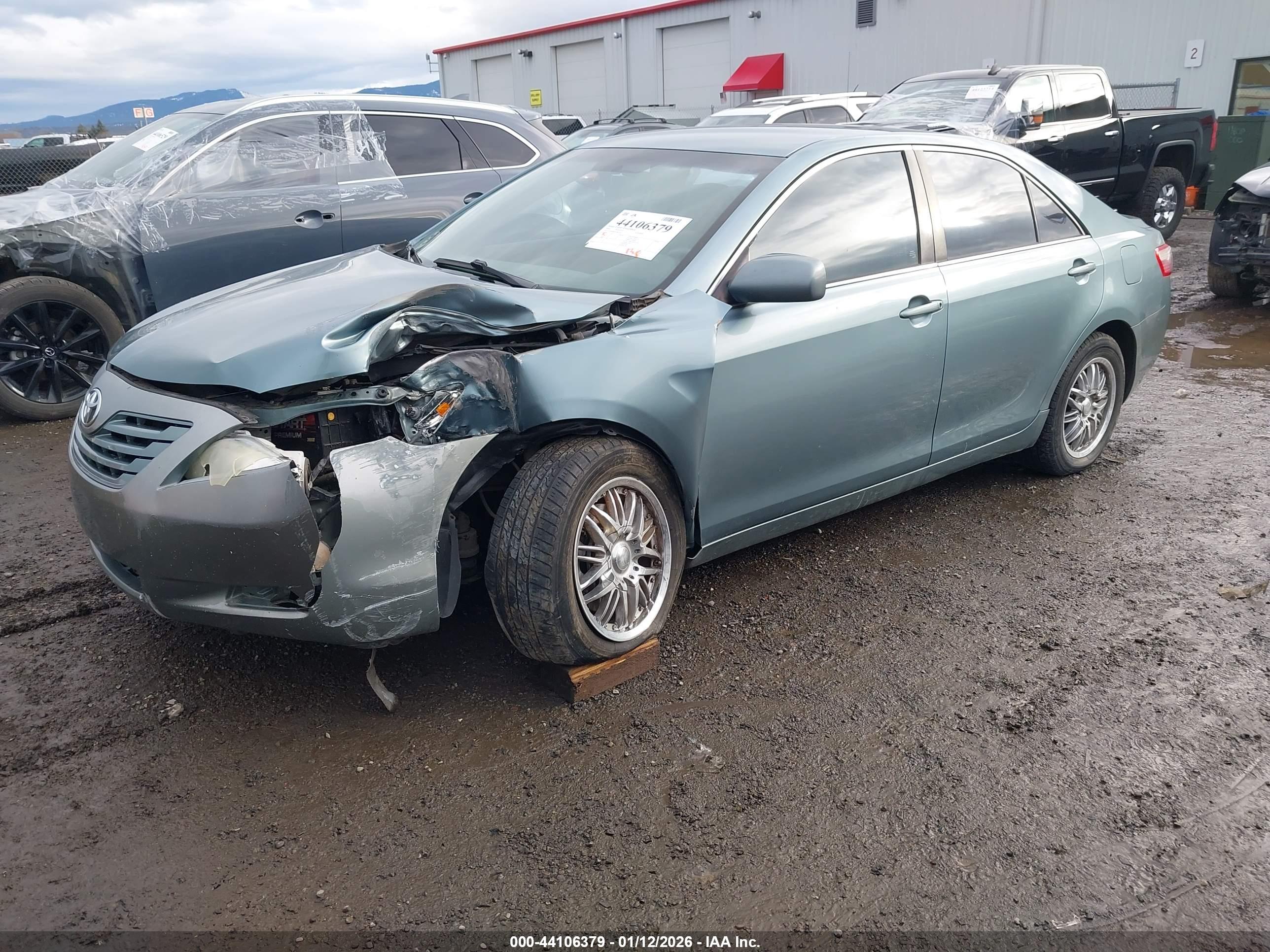 TOYOTA CAMRY image 2