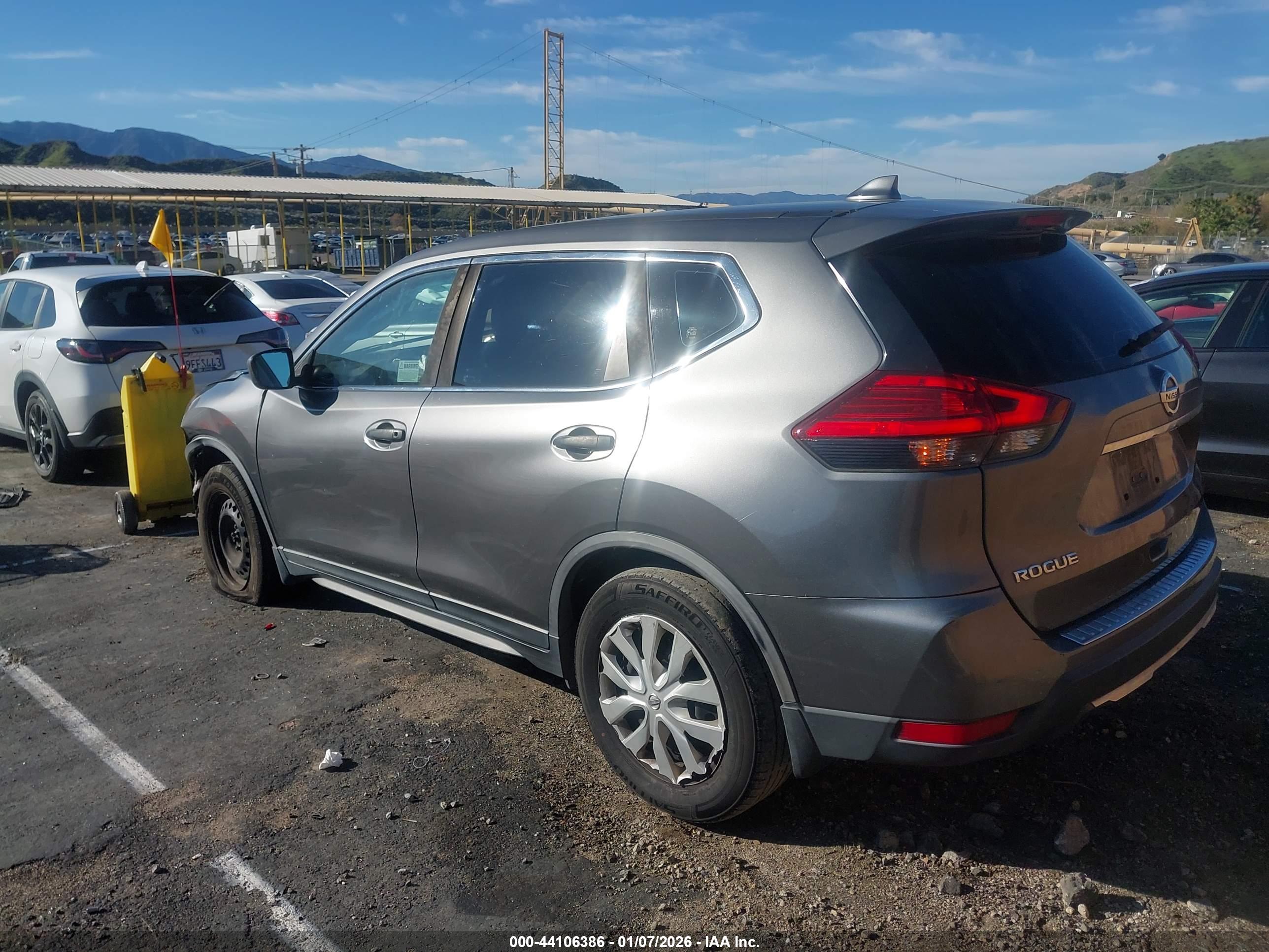 NISSAN ROGUE image 3
