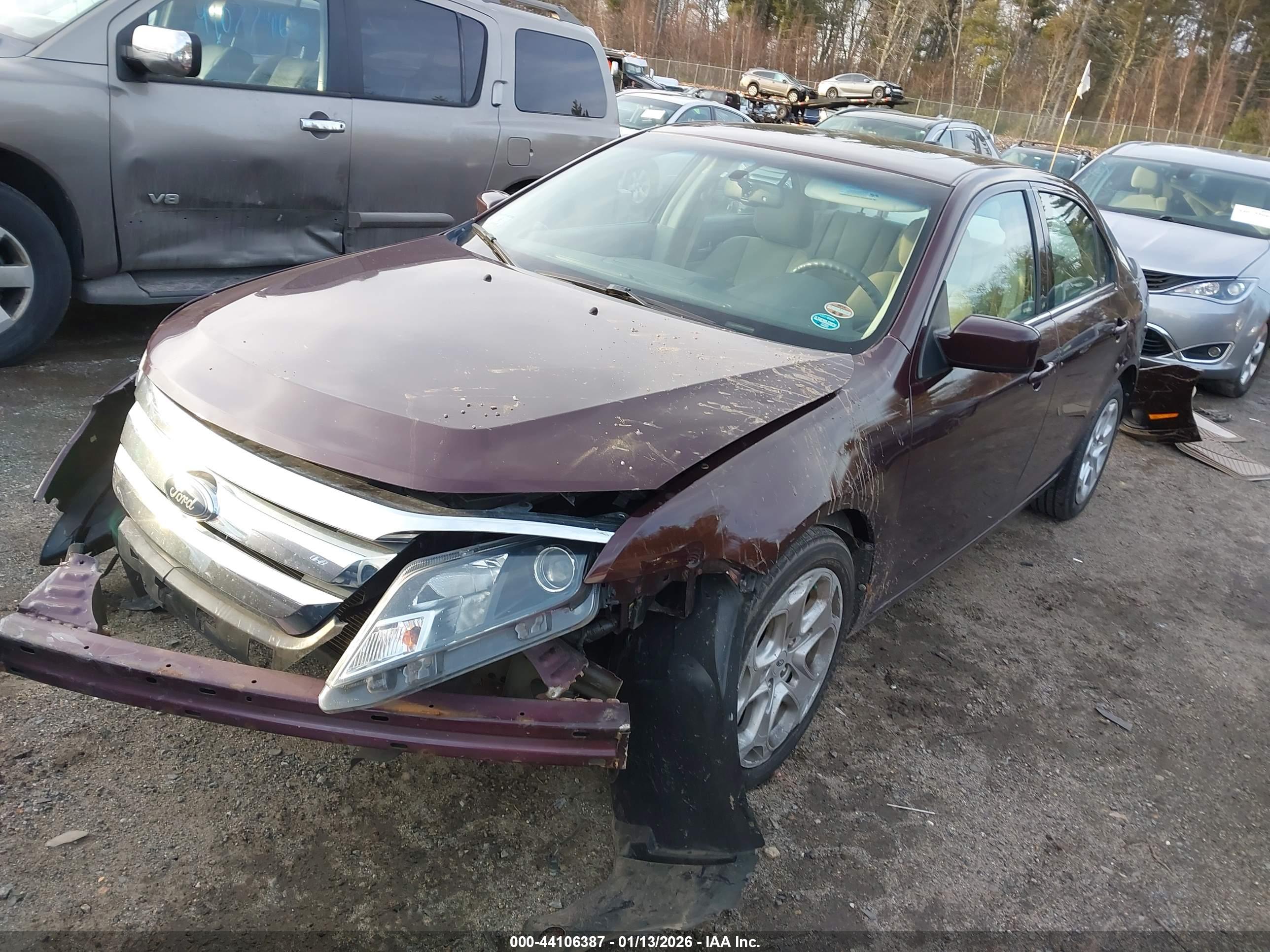 FORD FUSION image 2