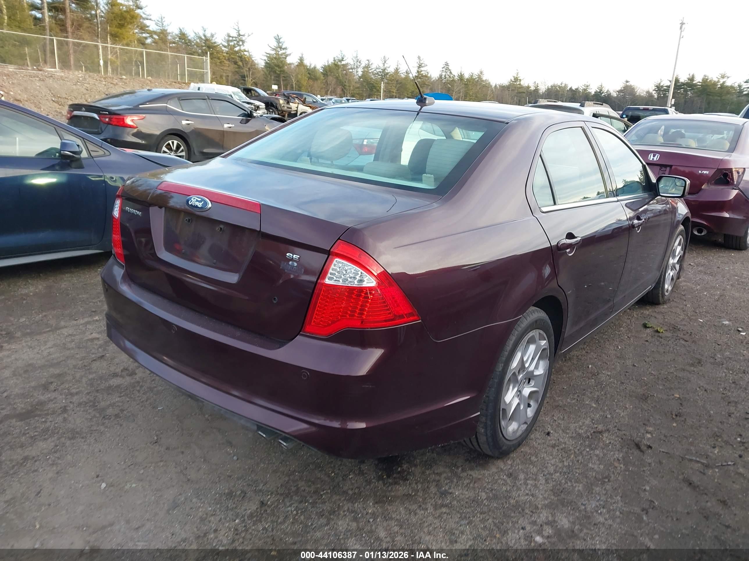 FORD FUSION image 4