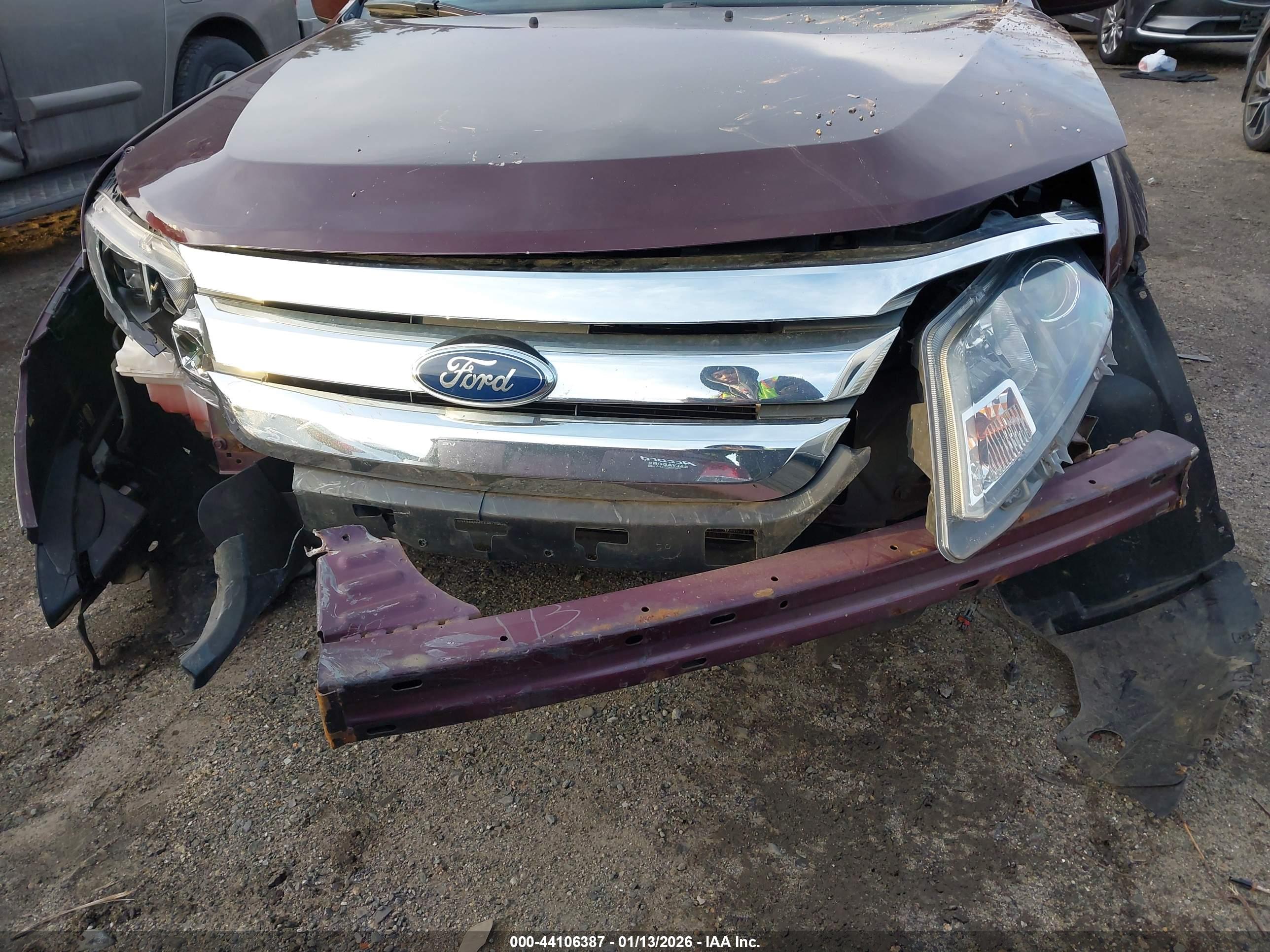 FORD FUSION image 6