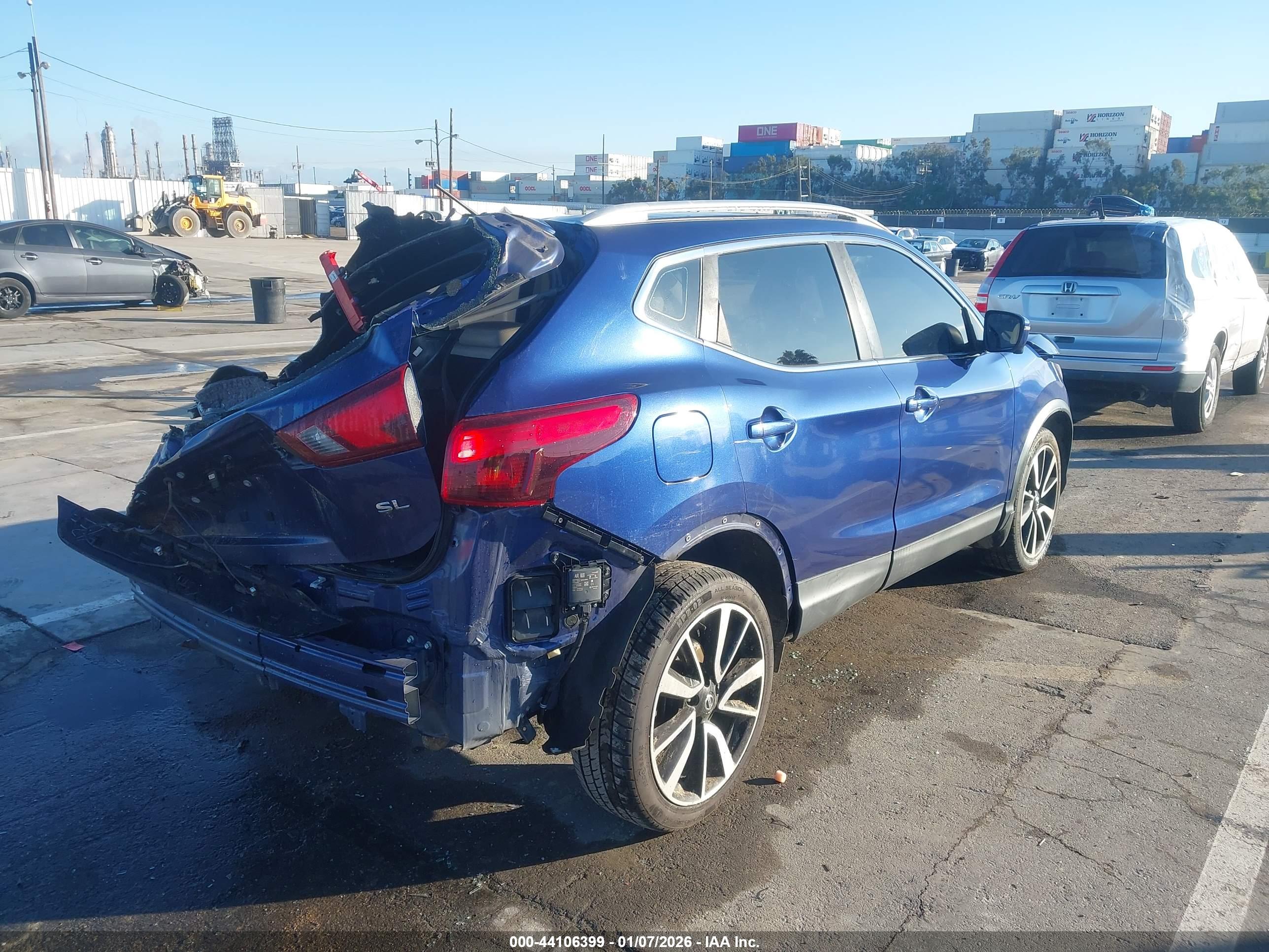 NISSAN ROGUE image 4
