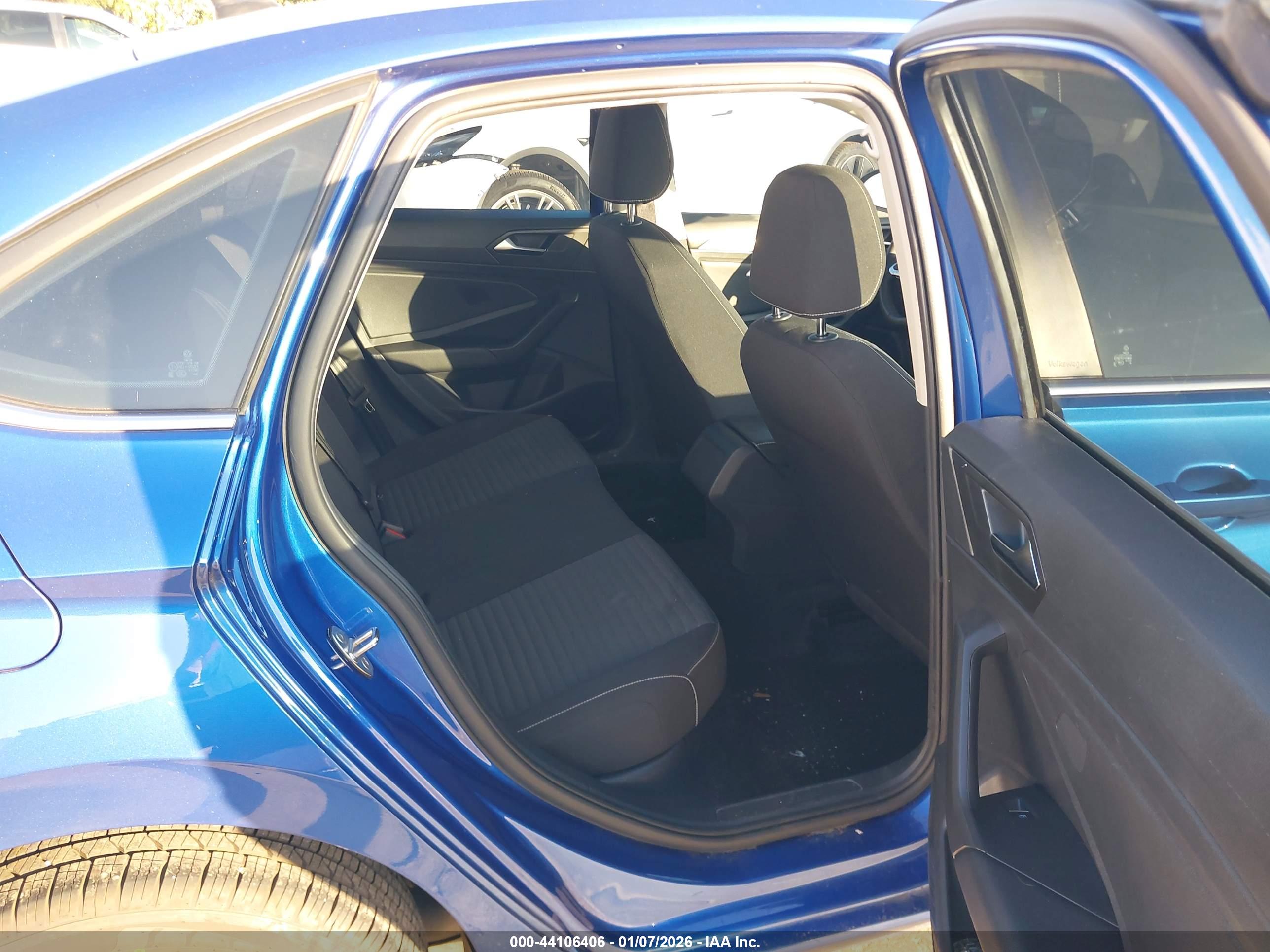 VOLKSWAGEN JETTA image 8