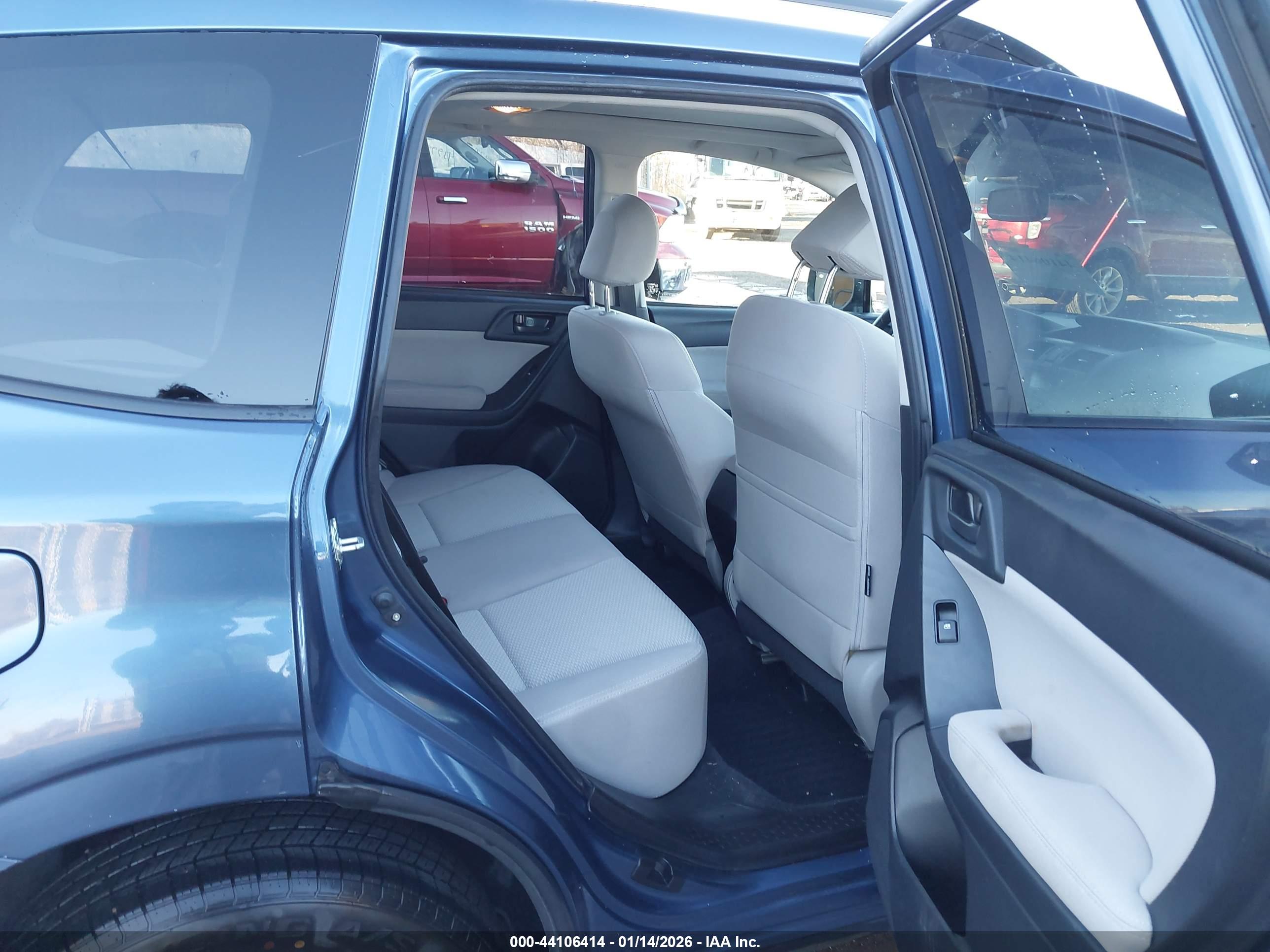SUBARU FORESTER image 8