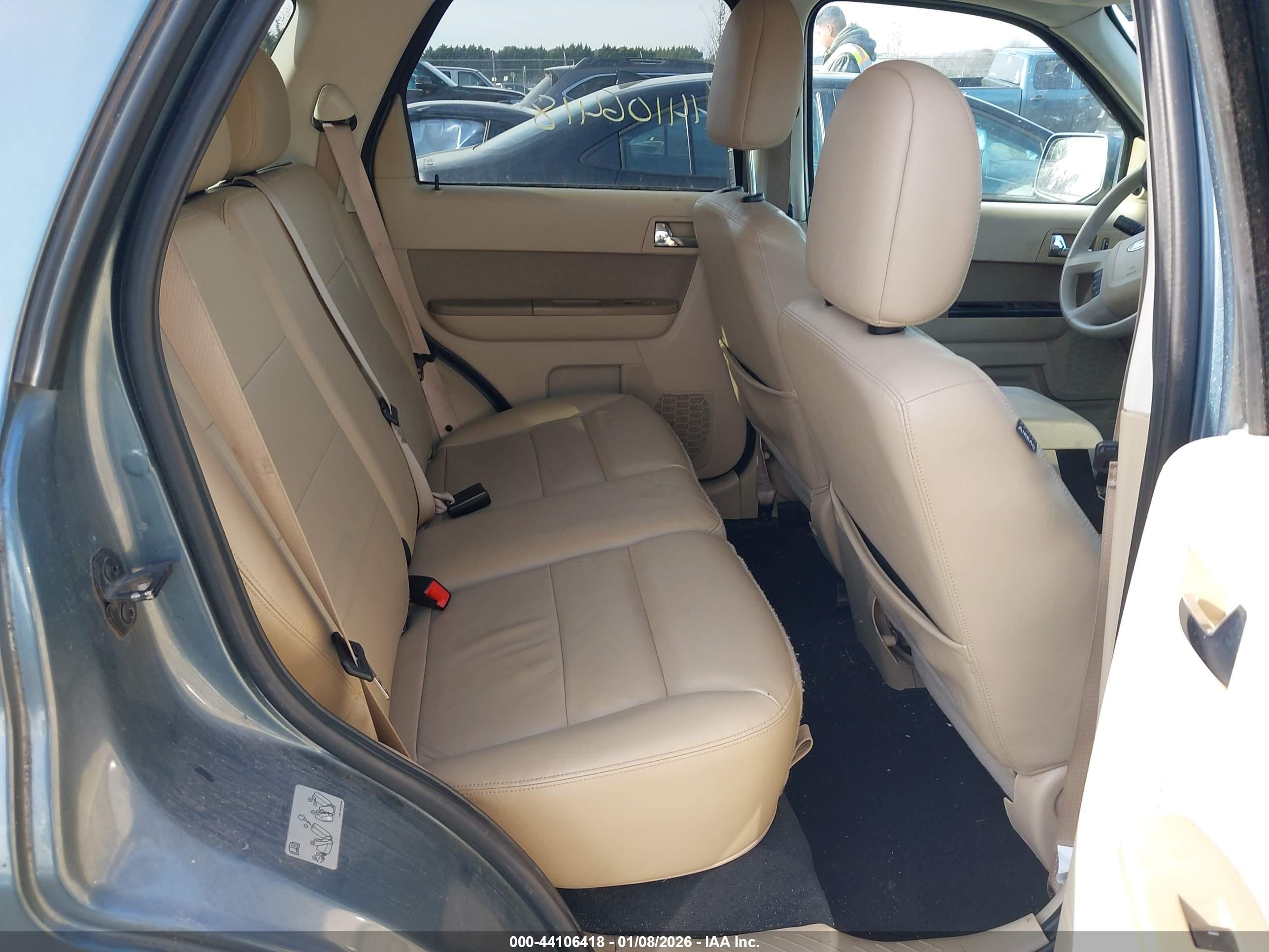 FORD ESCAPE image 8